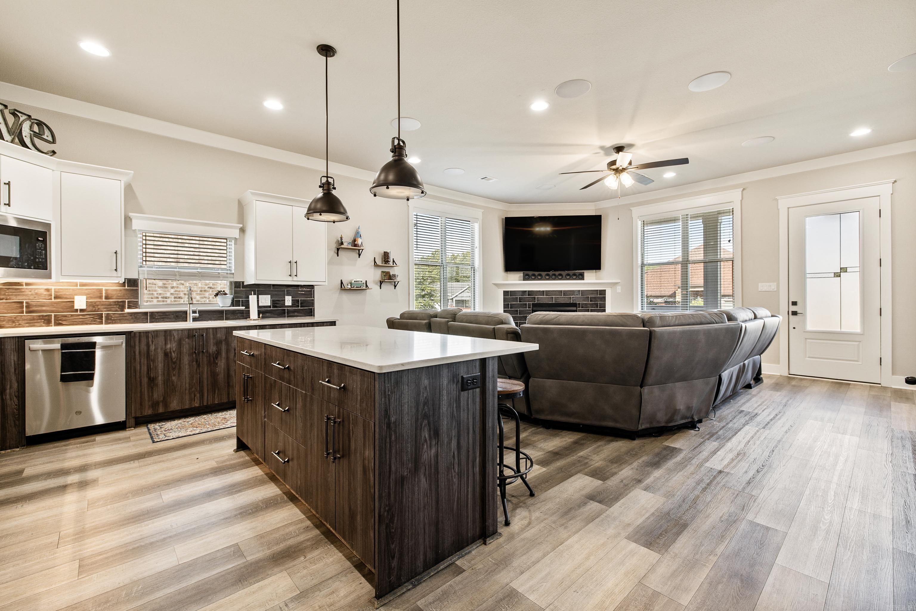 OLDE SALEM TOWNSHIP - Residential
