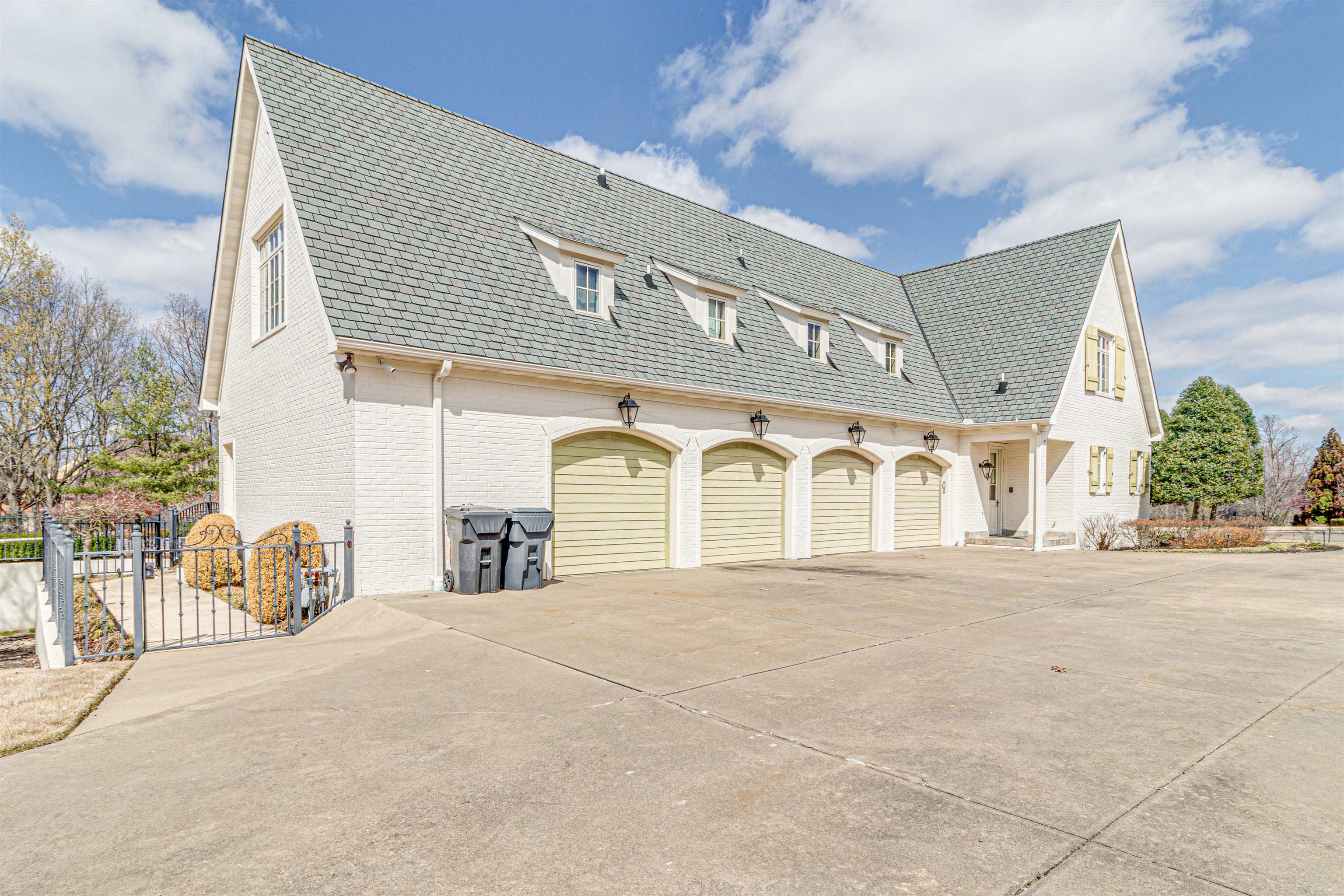 Ridgepointe Country Club - Residential