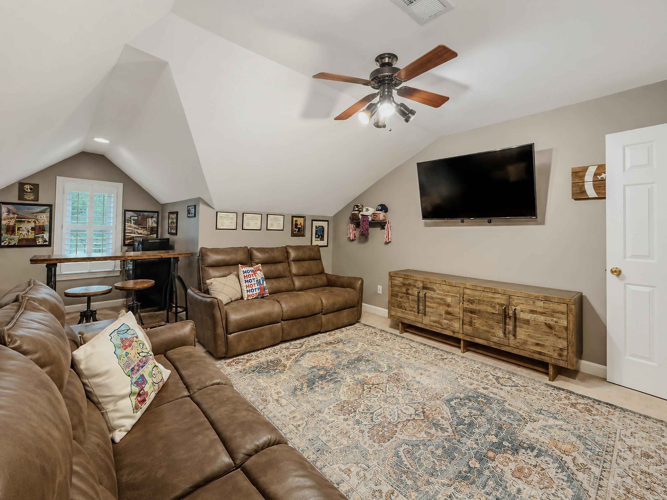 WOODSPRINGS ESTATES - Residential