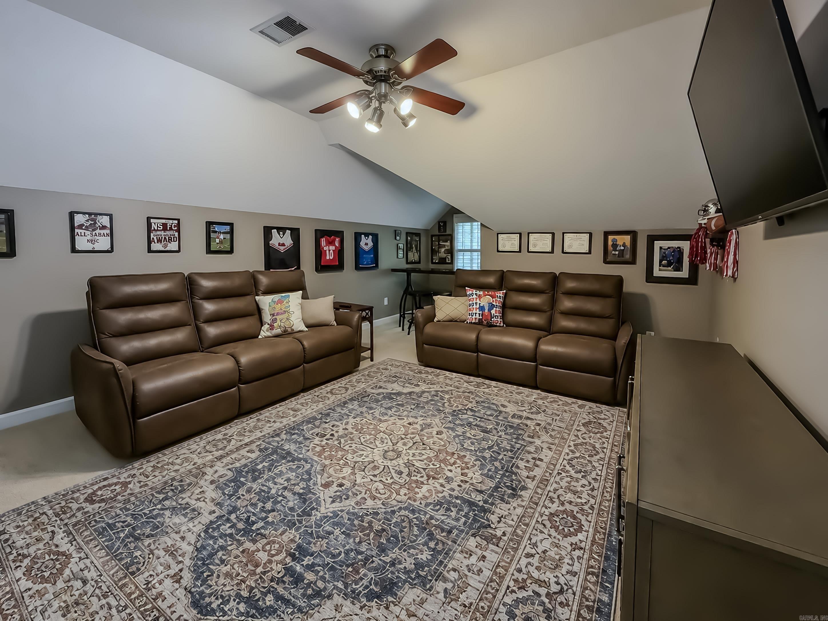 WOODSPRINGS ESTATES - Residential