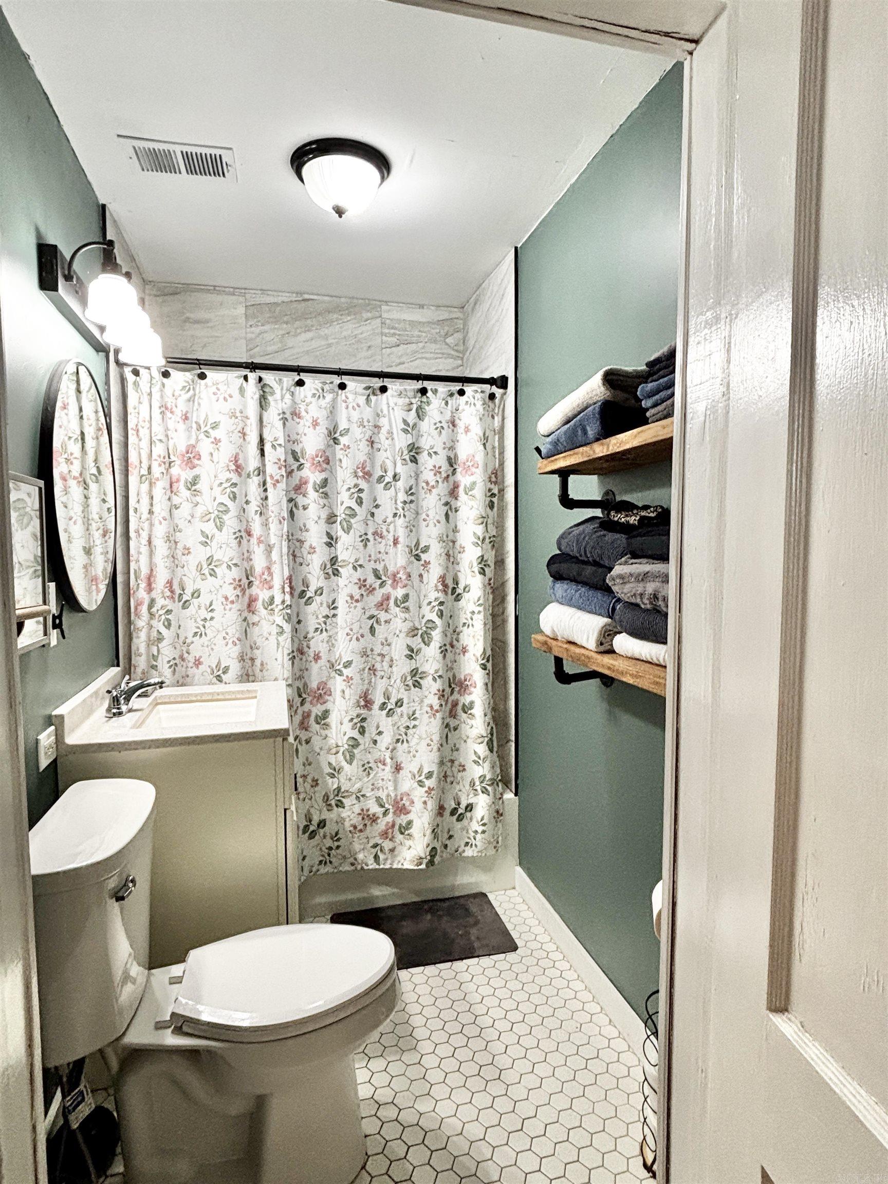 CLIFTONS ADDN - Residential