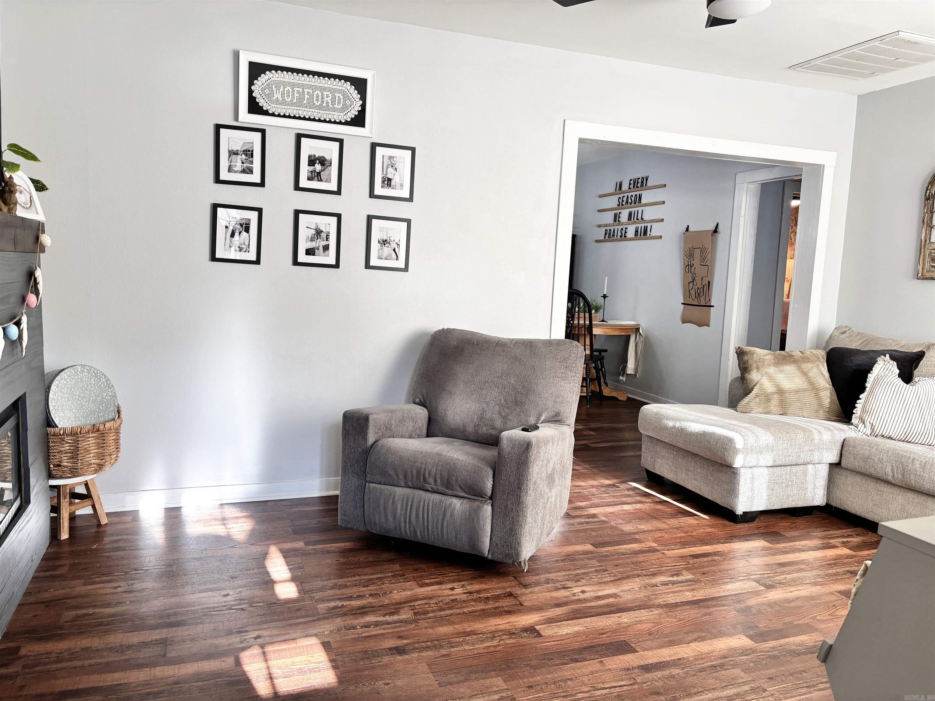 CLIFTONS ADDN - Residential