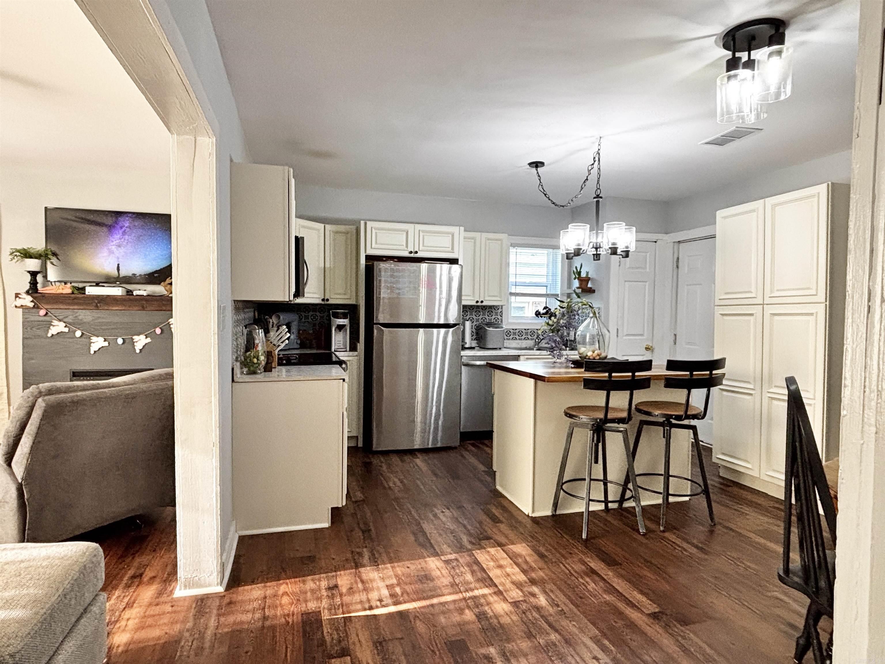 CLIFTONS ADDN - Residential