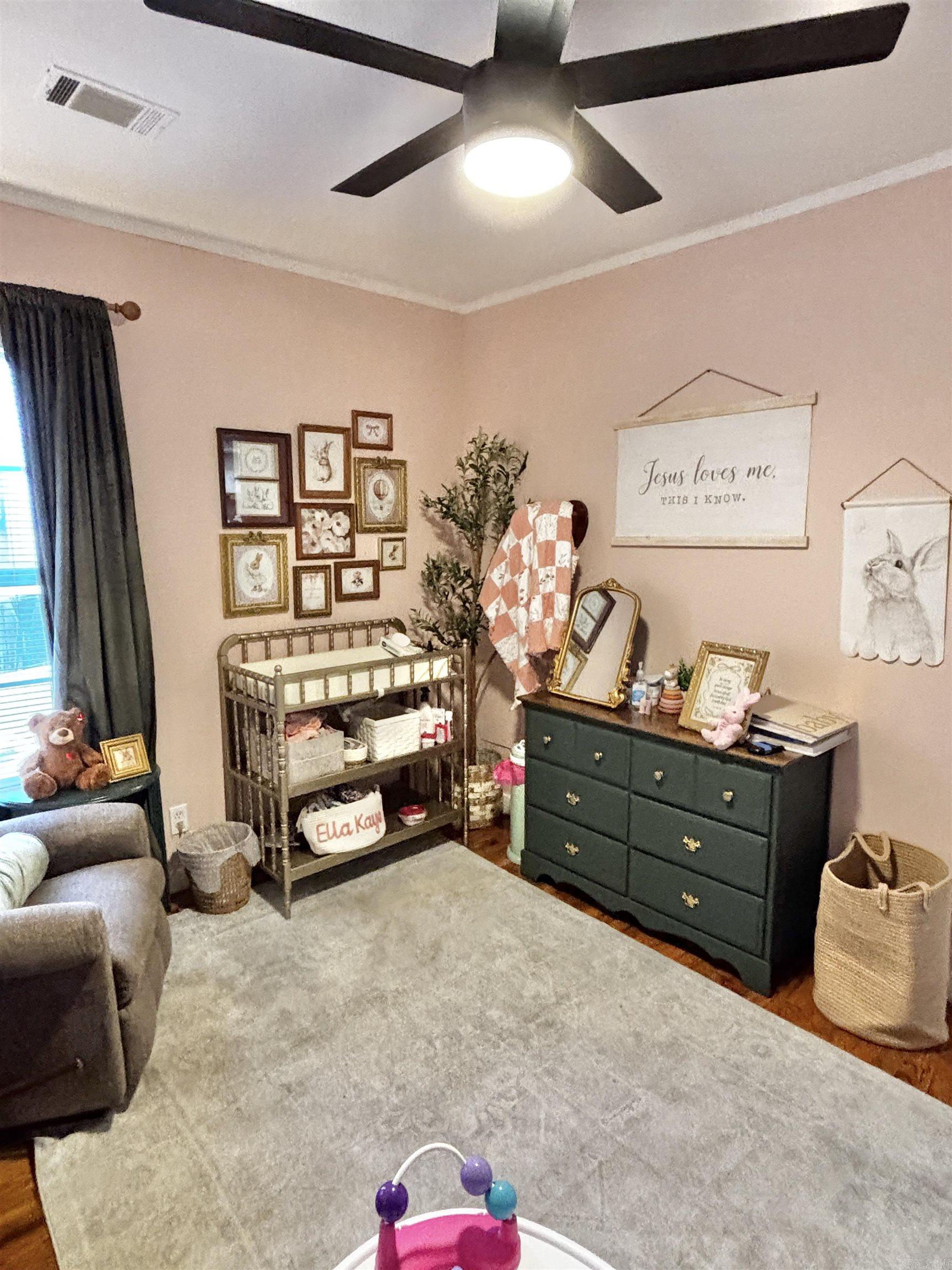 CLIFTONS ADDN - Residential