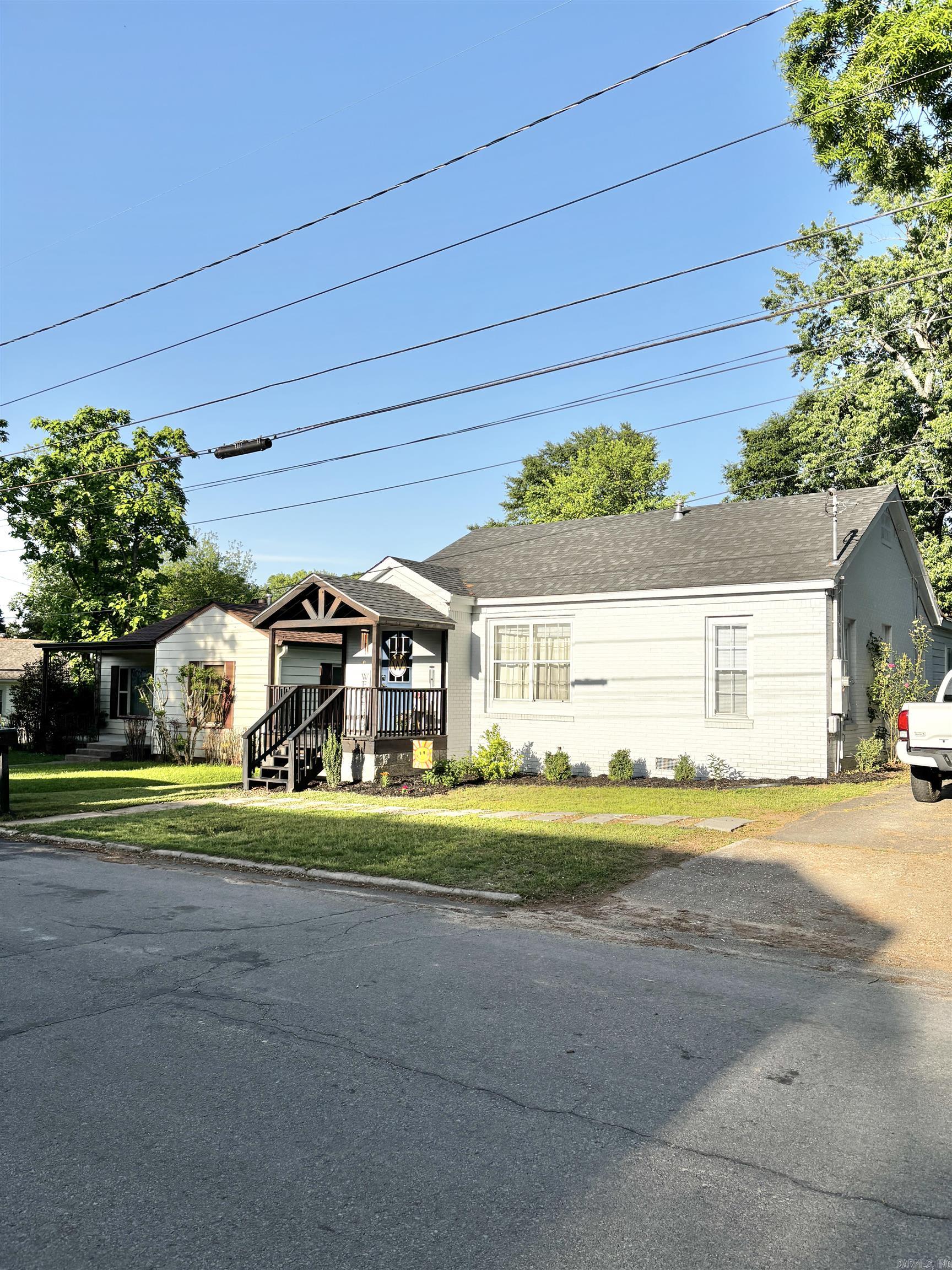 CLIFTONS ADDN - Residential