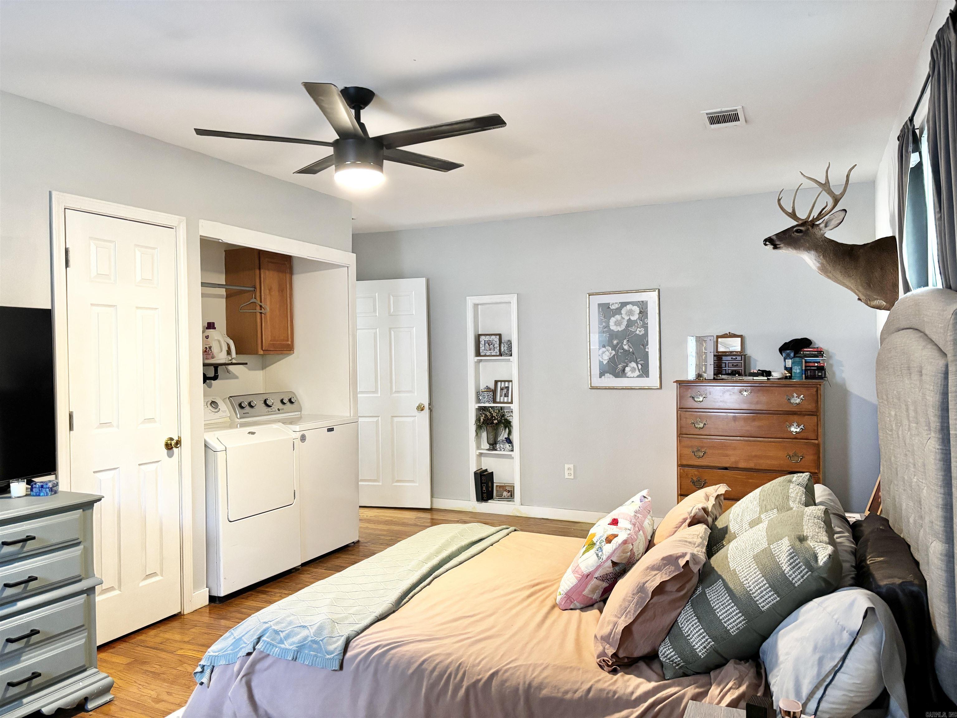 CLIFTONS ADDN - Residential