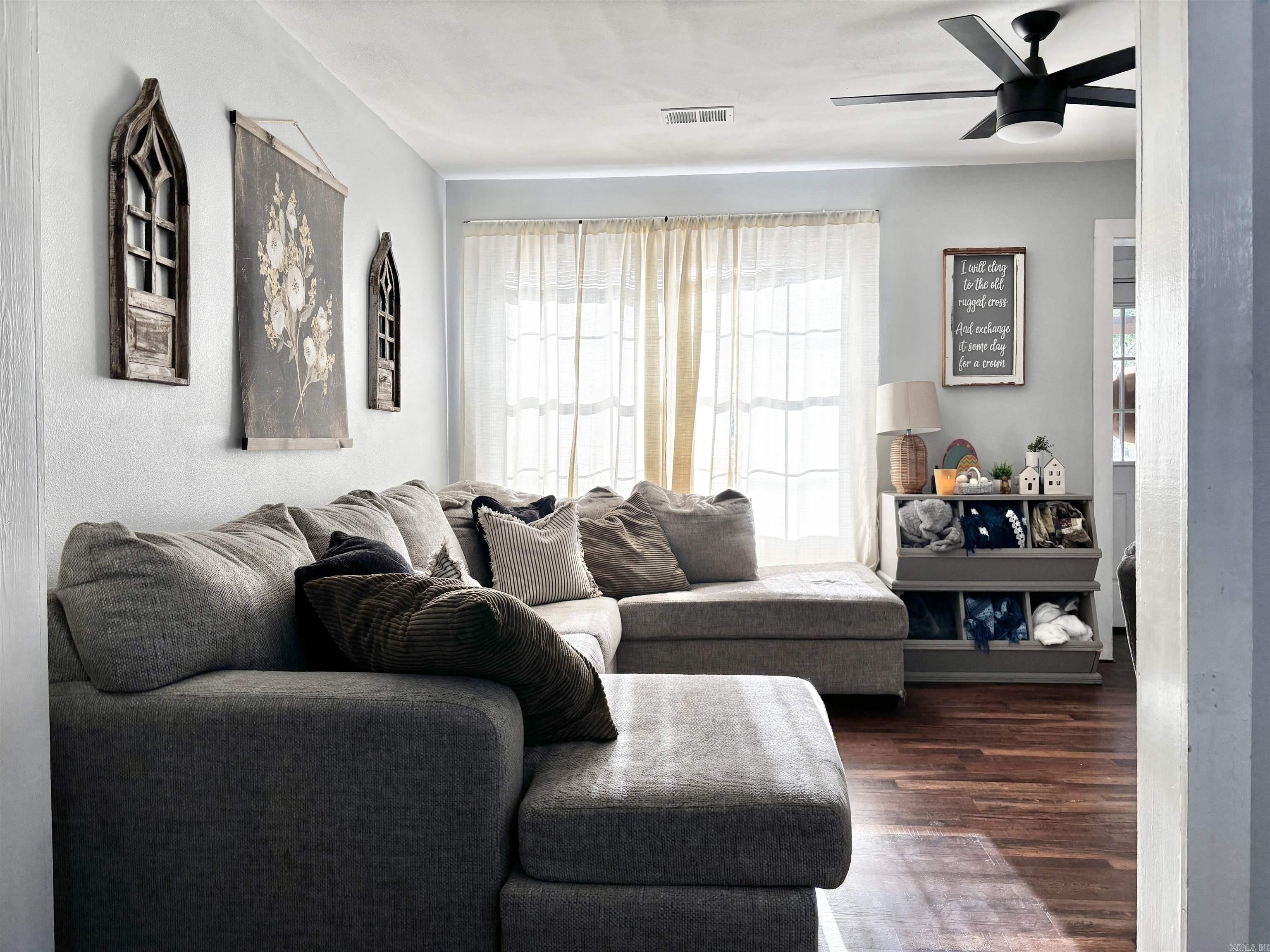 CLIFTONS ADDN - Residential