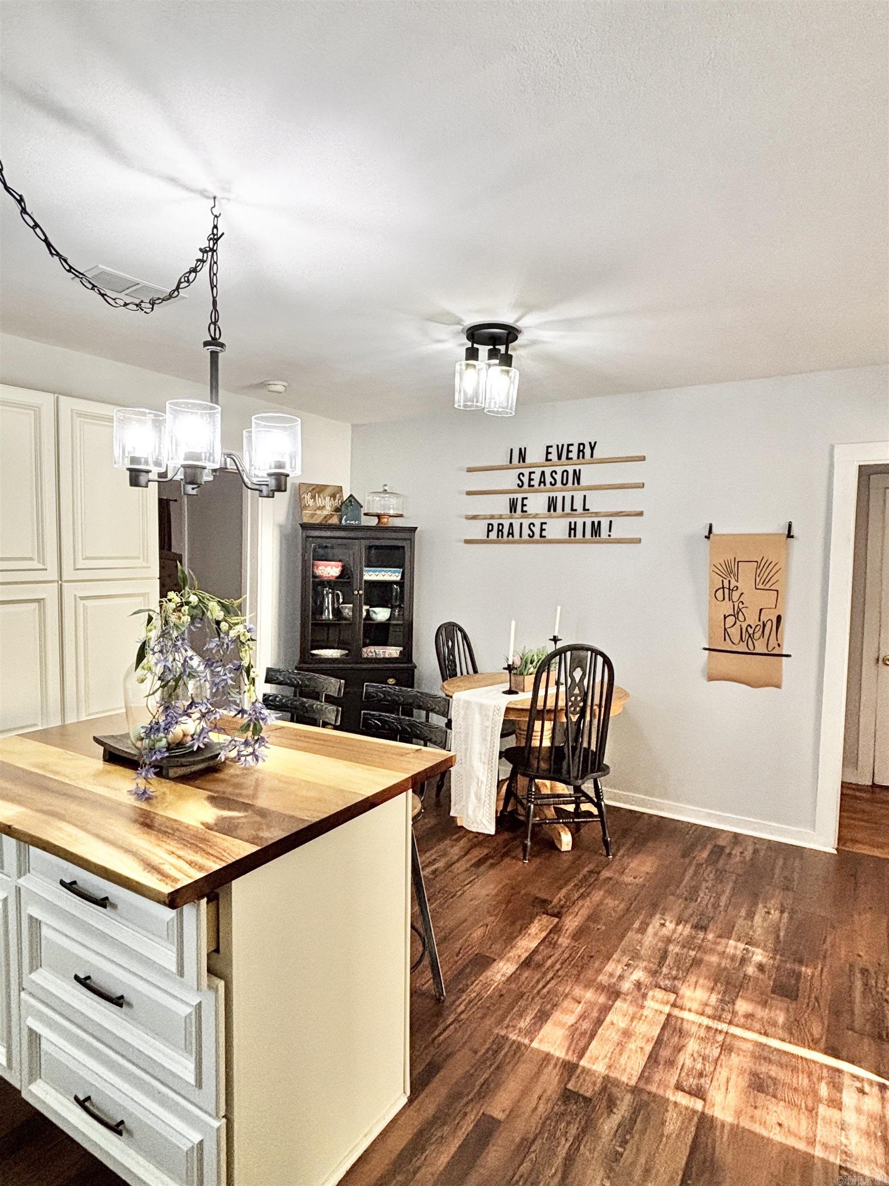 CLIFTONS ADDN - Residential