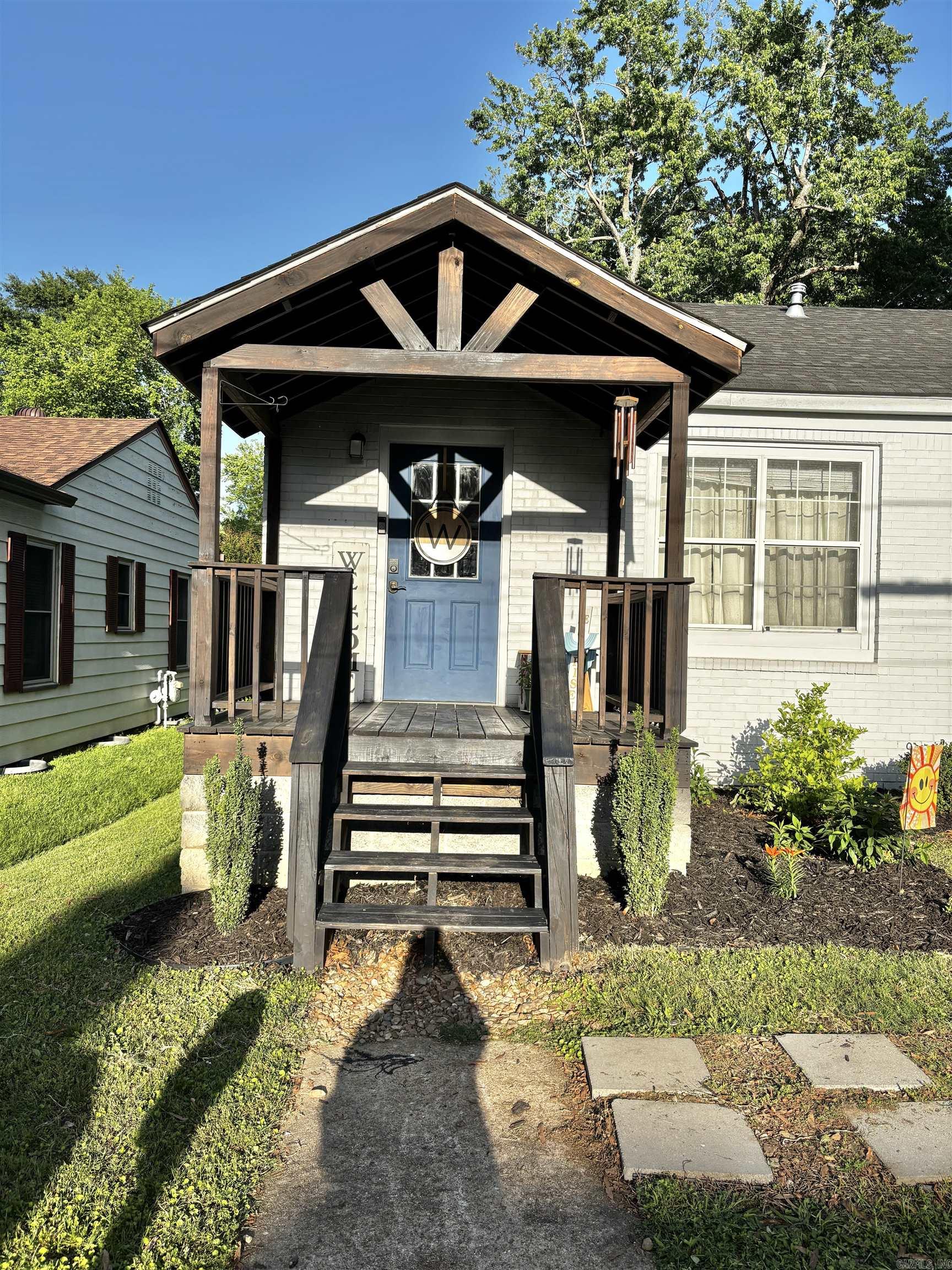 CLIFTONS ADDN - Residential