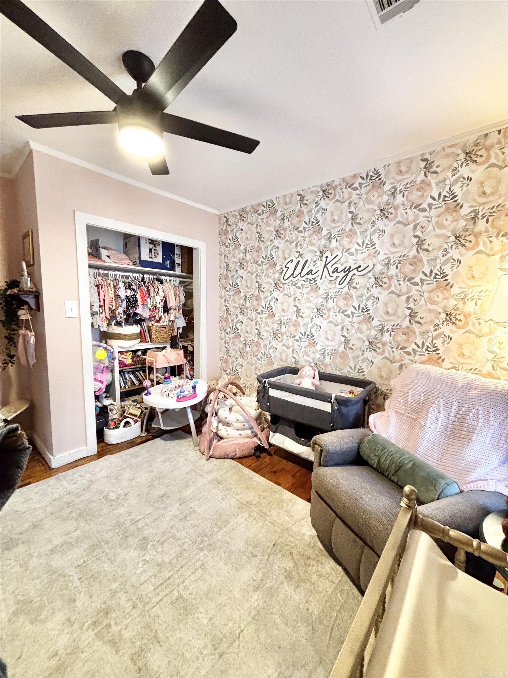 CLIFTONS ADDN - Residential