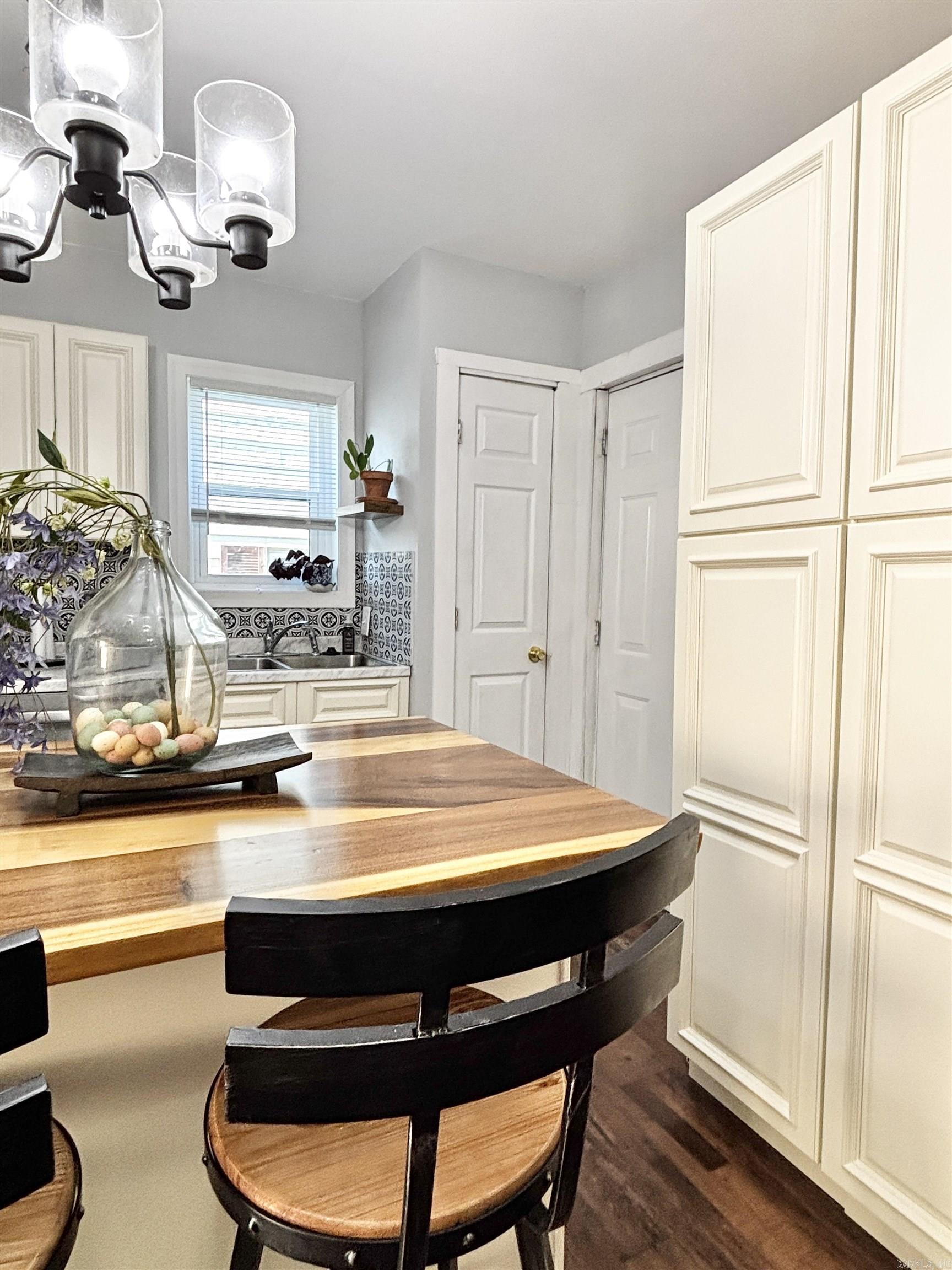 CLIFTONS ADDN - Residential