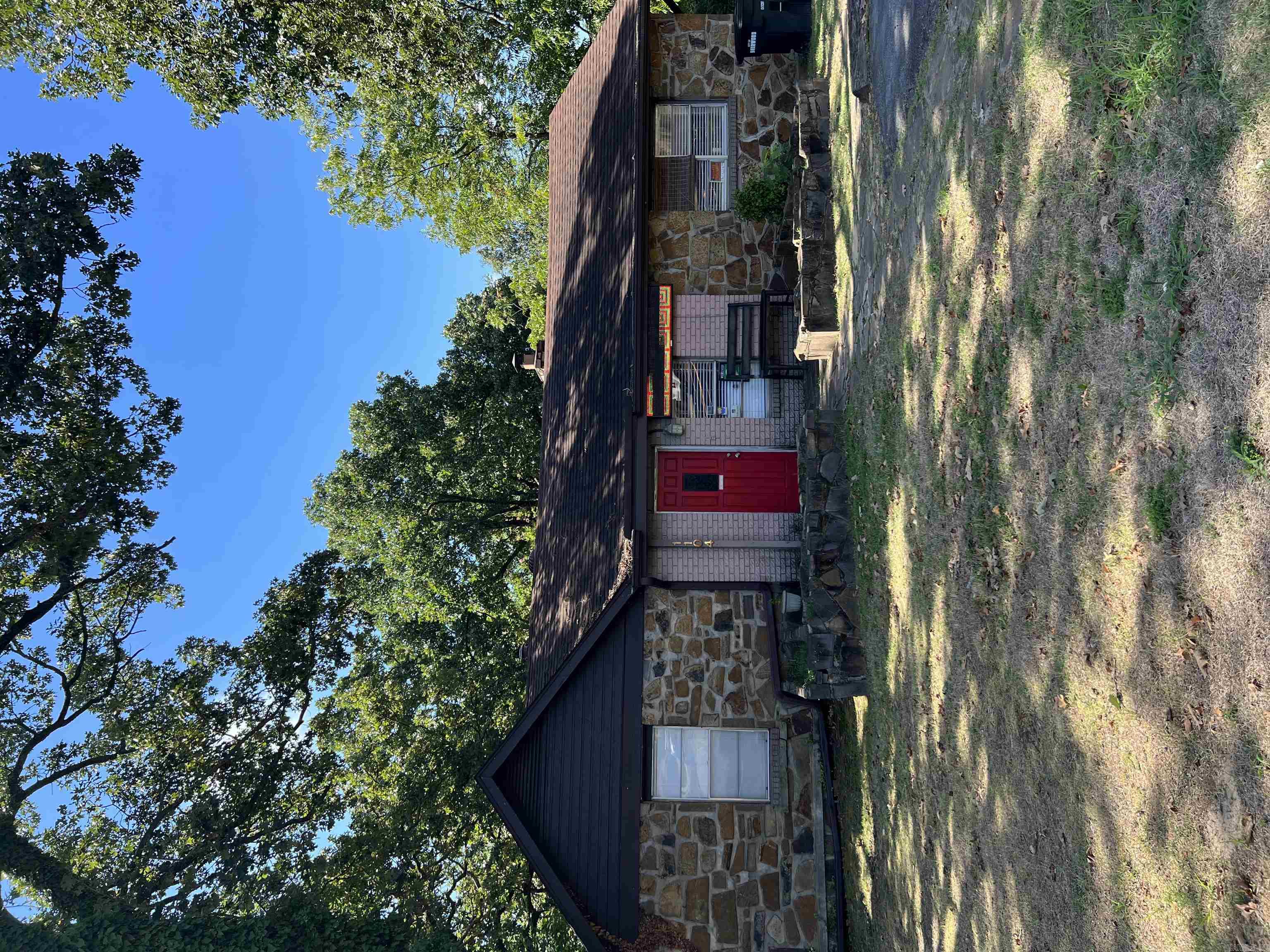 2N-11-6 - Commercial Sale