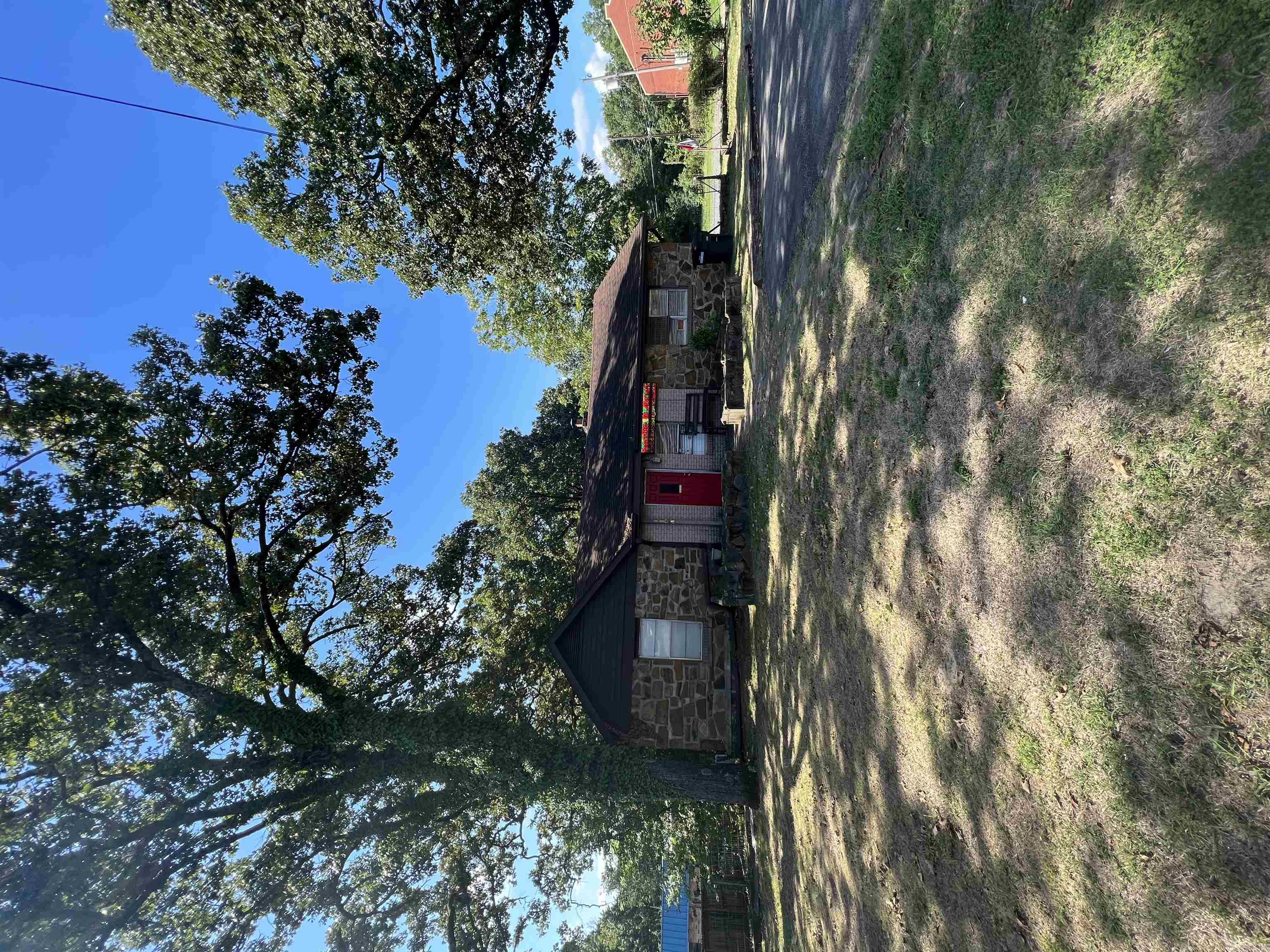 2N-11-6 - Commercial Sale