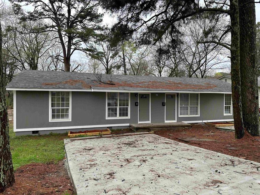 This recently remodeled 2-bedroom, 1-bath duplex offers a modern living experience with brand new features throughout. From fresh countertops to upgraded LVP floors, every detail has been carefully considered. The interior boasts a fresh coat of paint and a new HVAC system, ensuring comfort year-round. Situated in Benton, the duplex enjoys a central location, providing easy access to all the amenities the area has to offer. With its spacious layout and updated amenities, this duplex is move-in ready, offering a convenient and comfortable lifestyle. Don't miss the opportunity to schedule a tour and make it yours today!