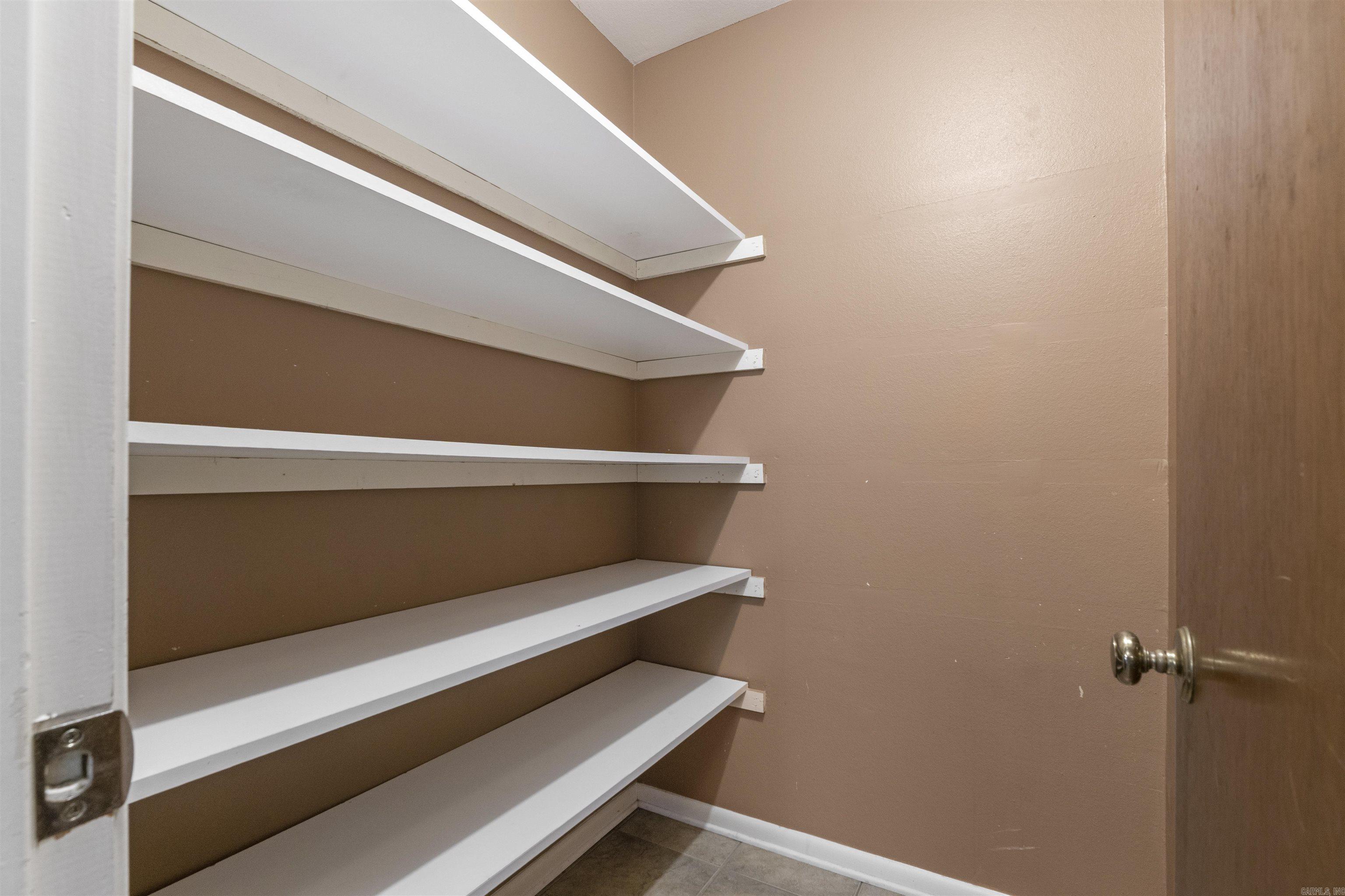 VALENCIA COURTS - Residential