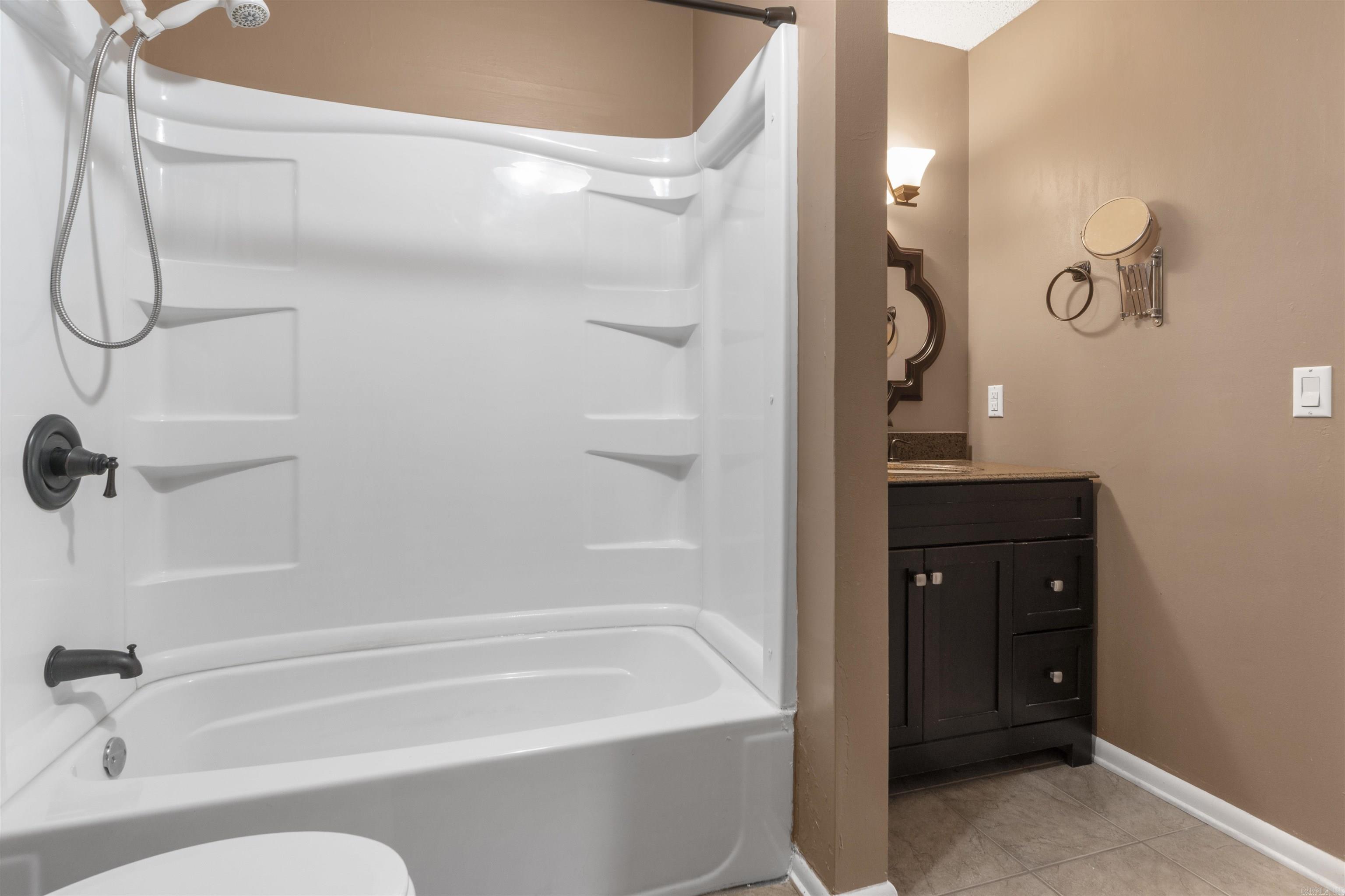 VALENCIA COURTS - Residential