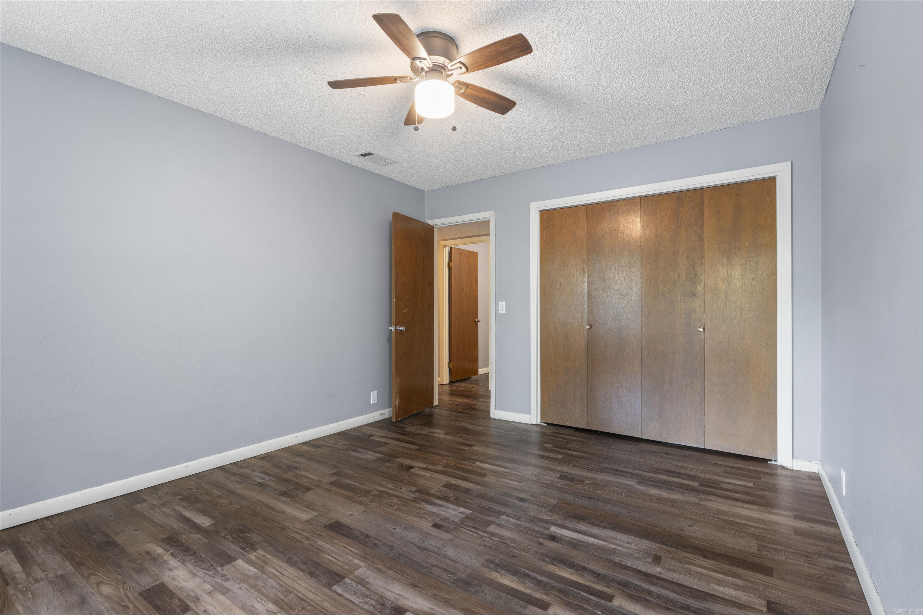 VALENCIA COURTS - Residential