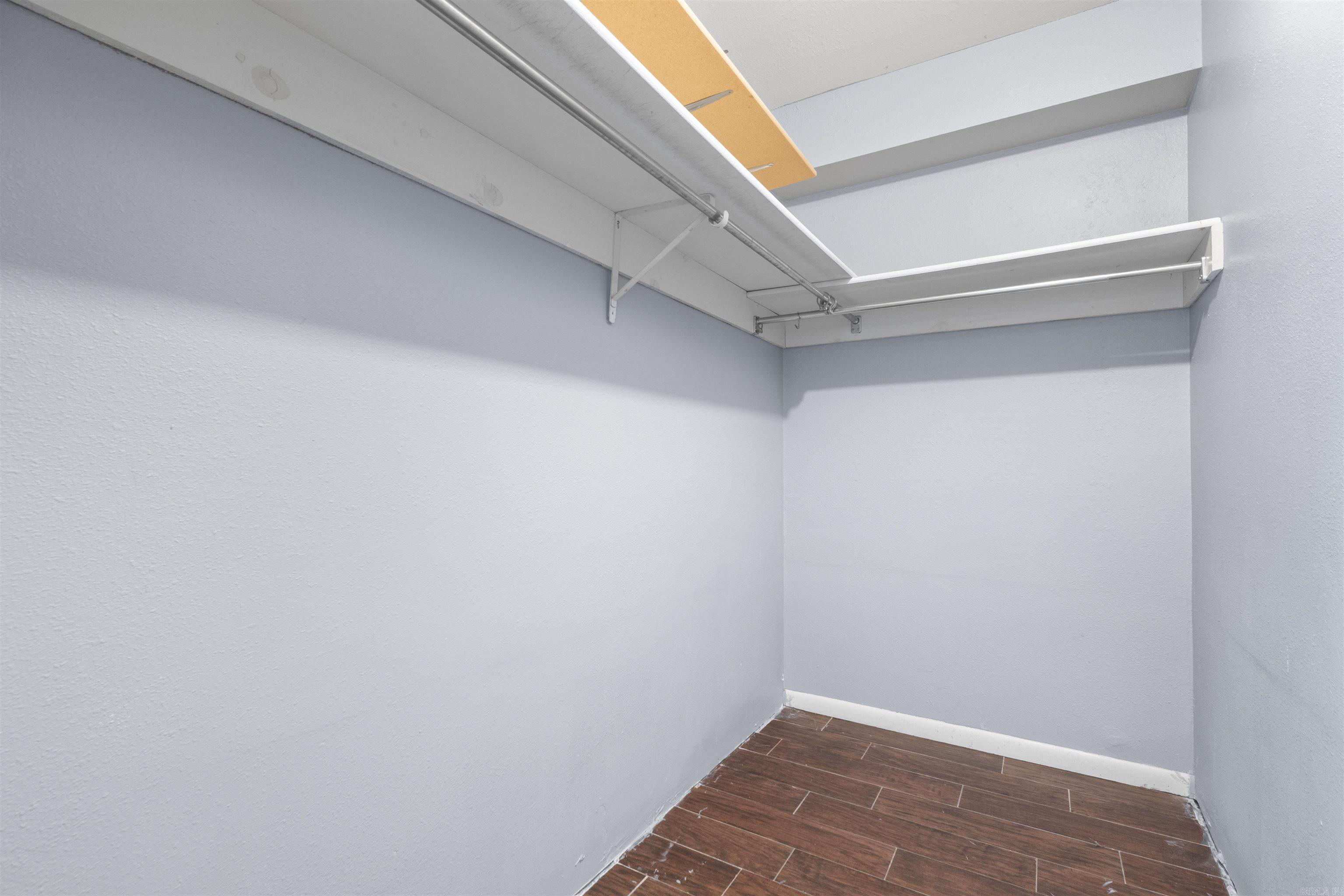 VALENCIA COURTS - Residential