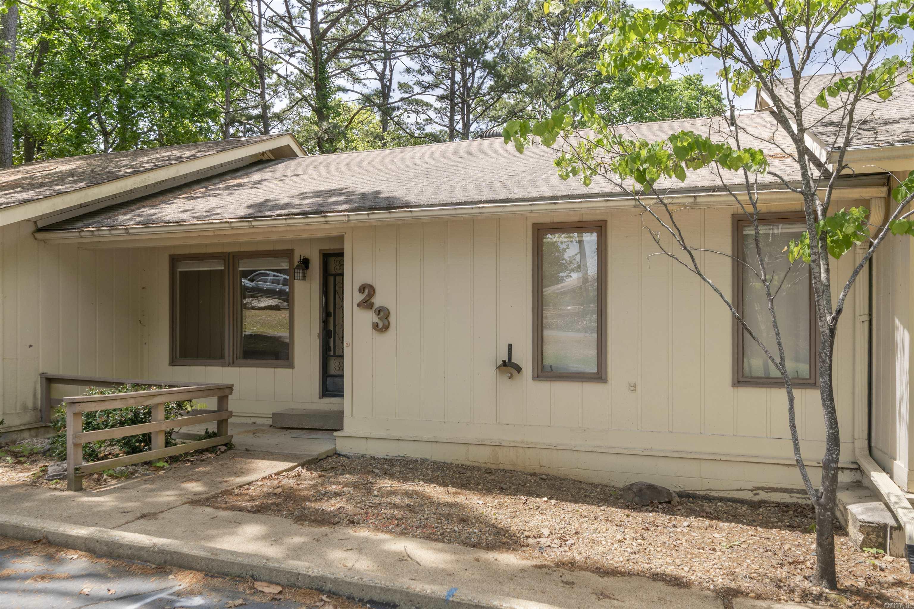 VALENCIA COURTS - Residential