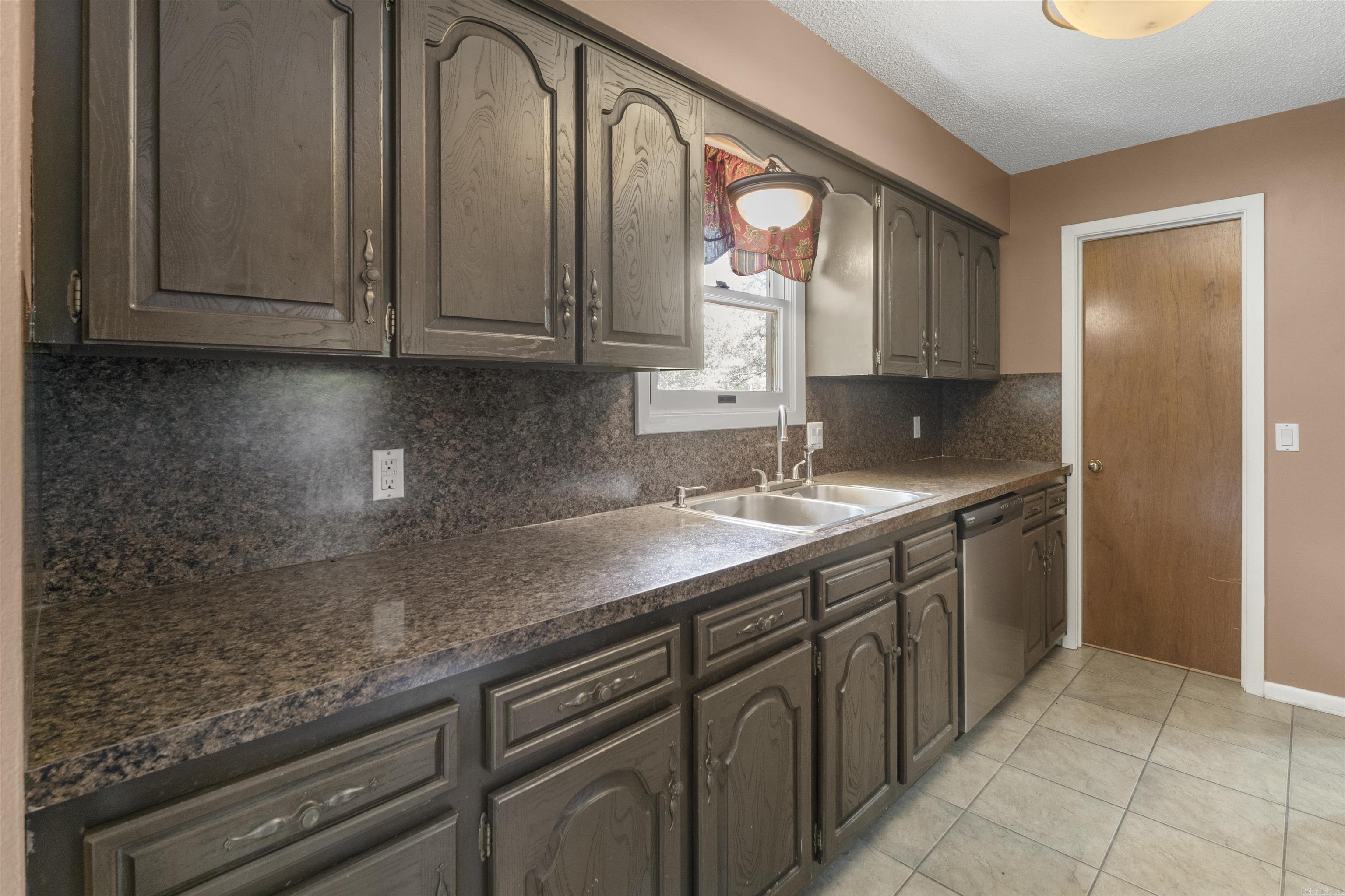 VALENCIA COURTS - Residential