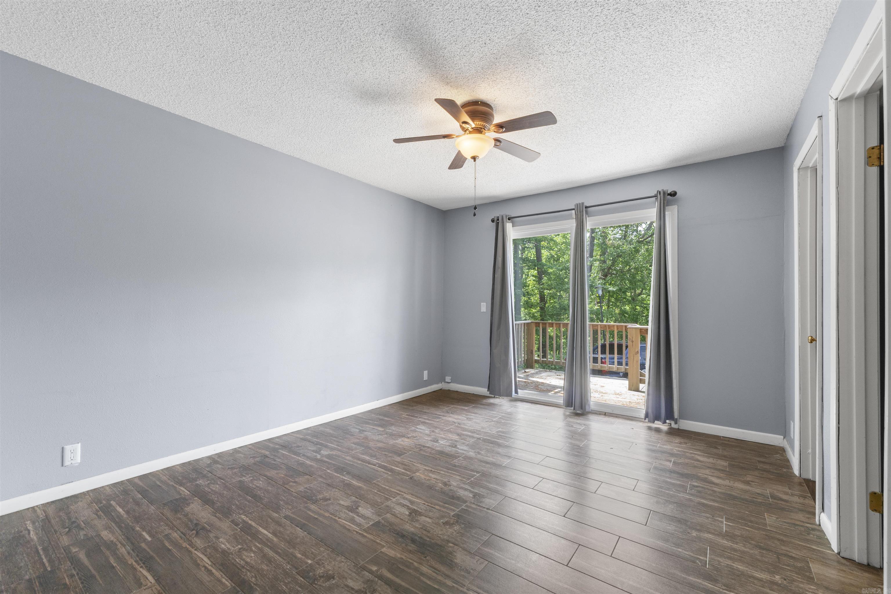 VALENCIA COURTS - Residential