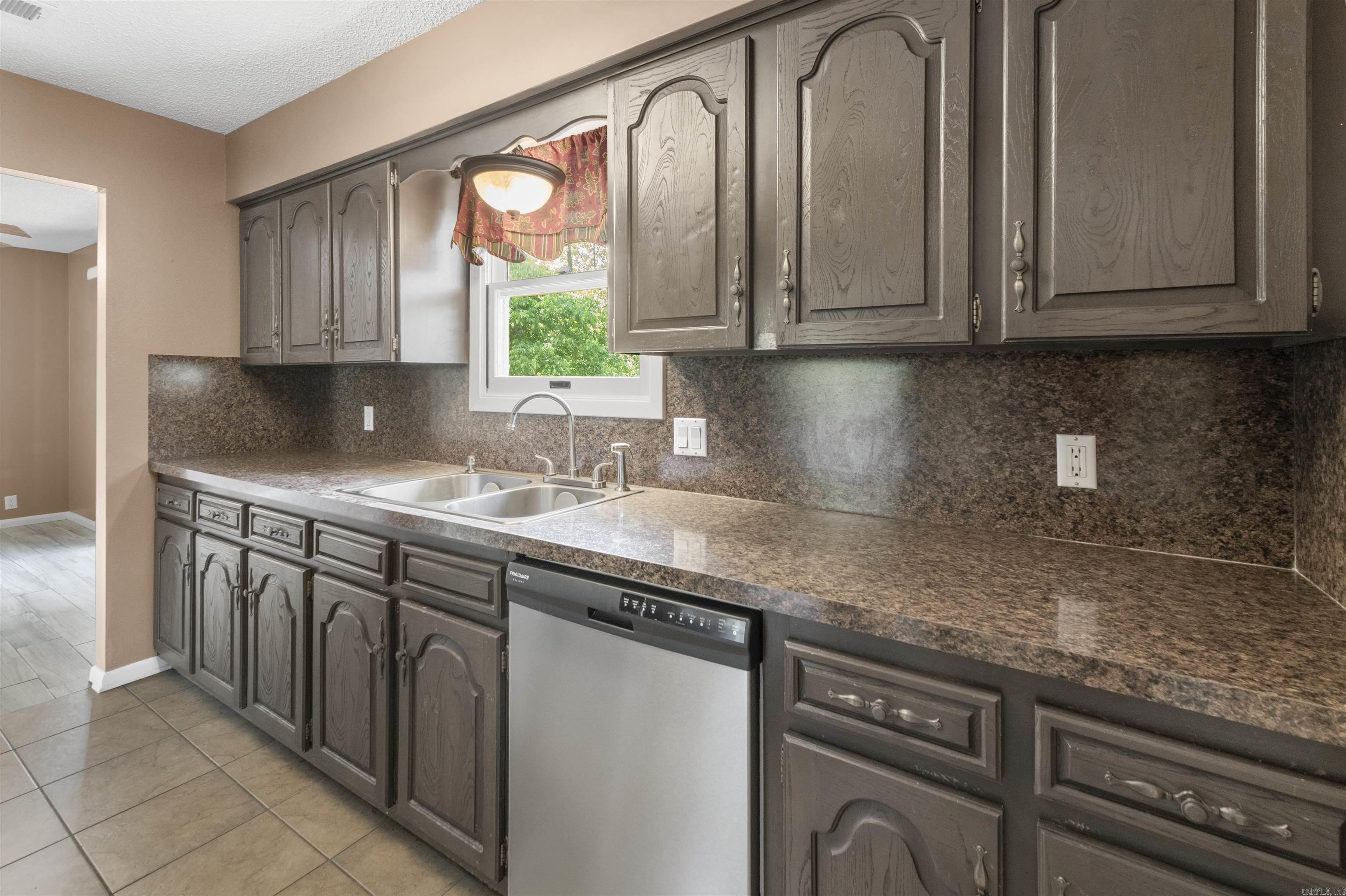 VALENCIA COURTS - Residential