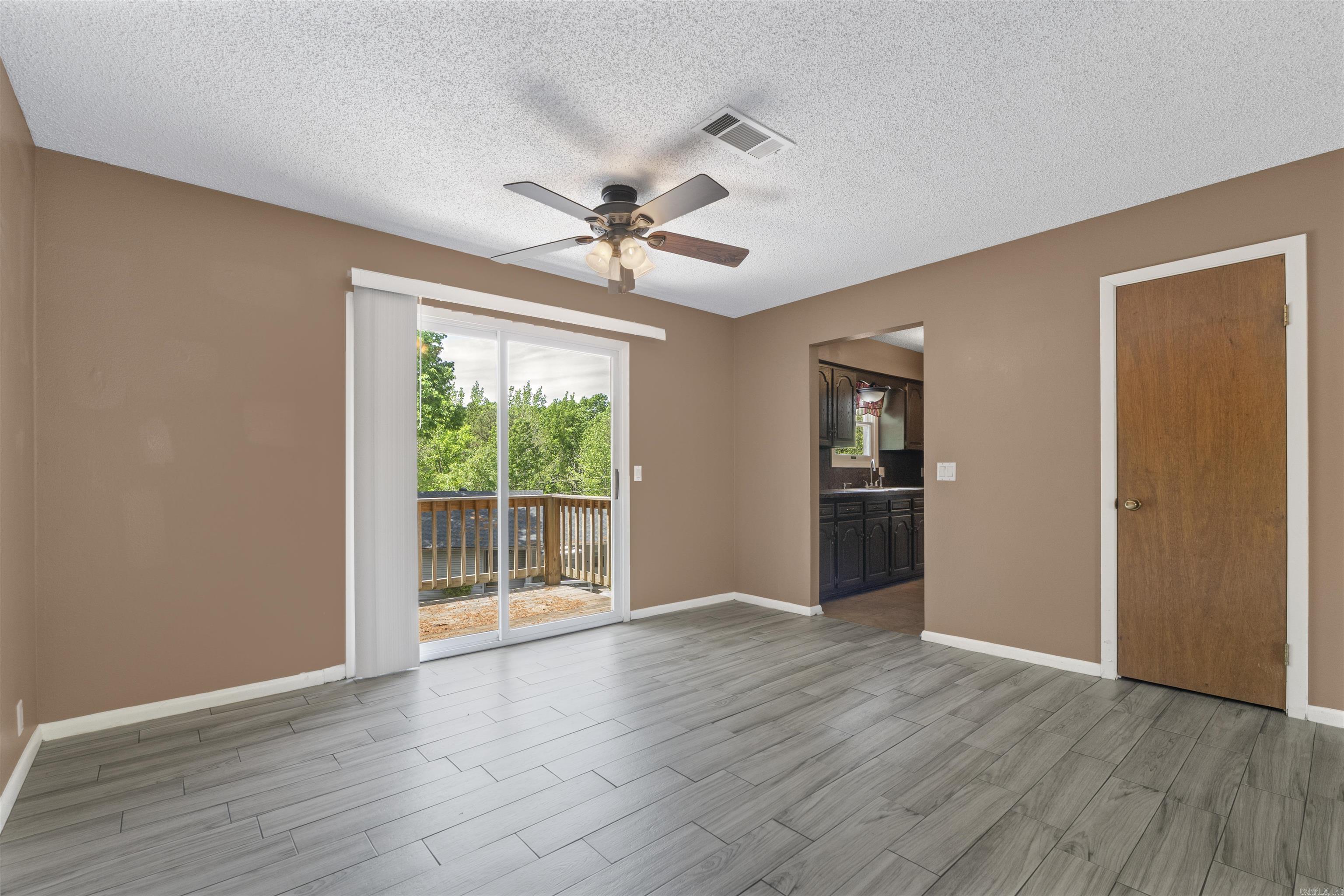 VALENCIA COURTS - Residential