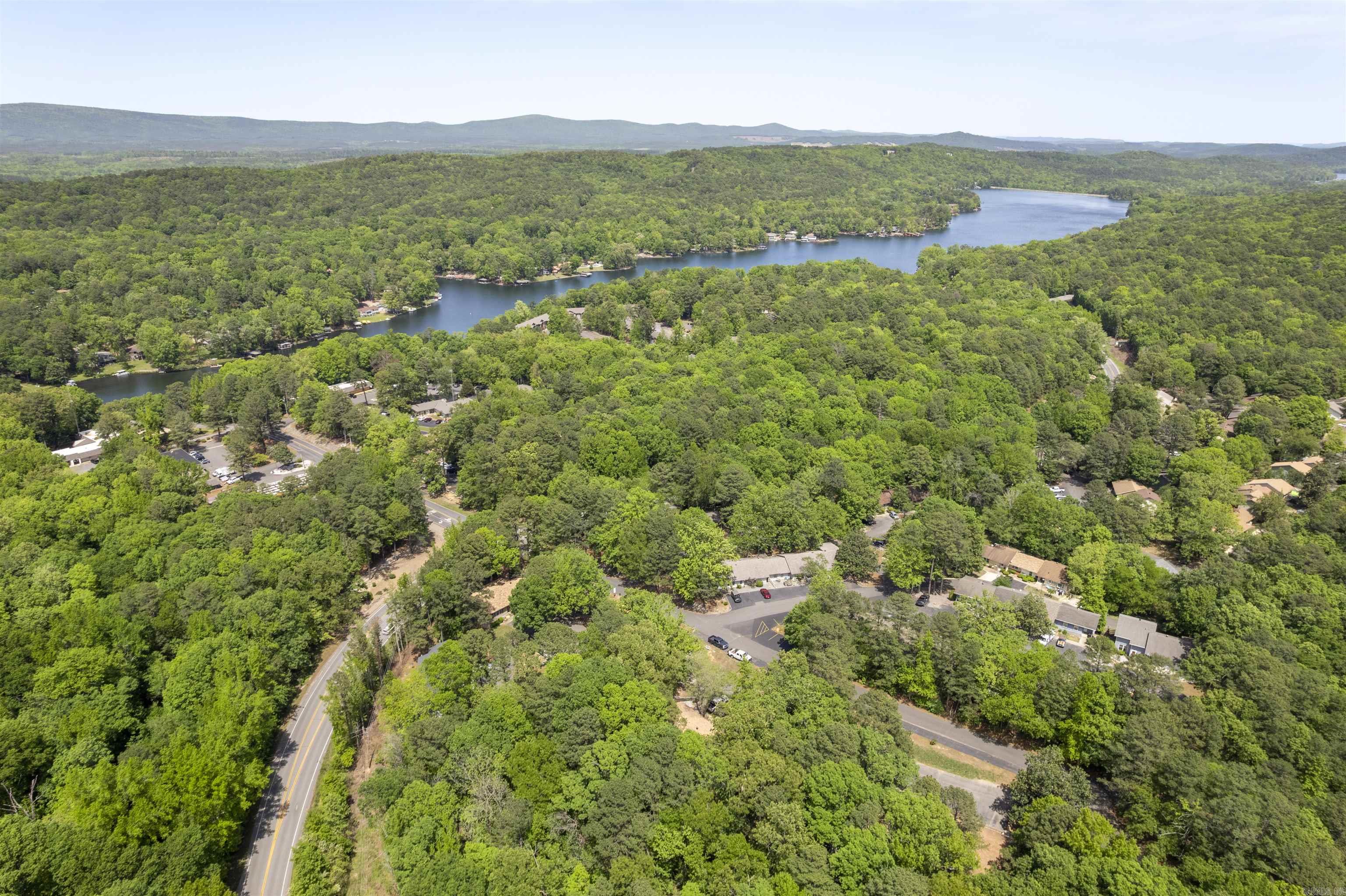 VALENCIA COURTS - Residential