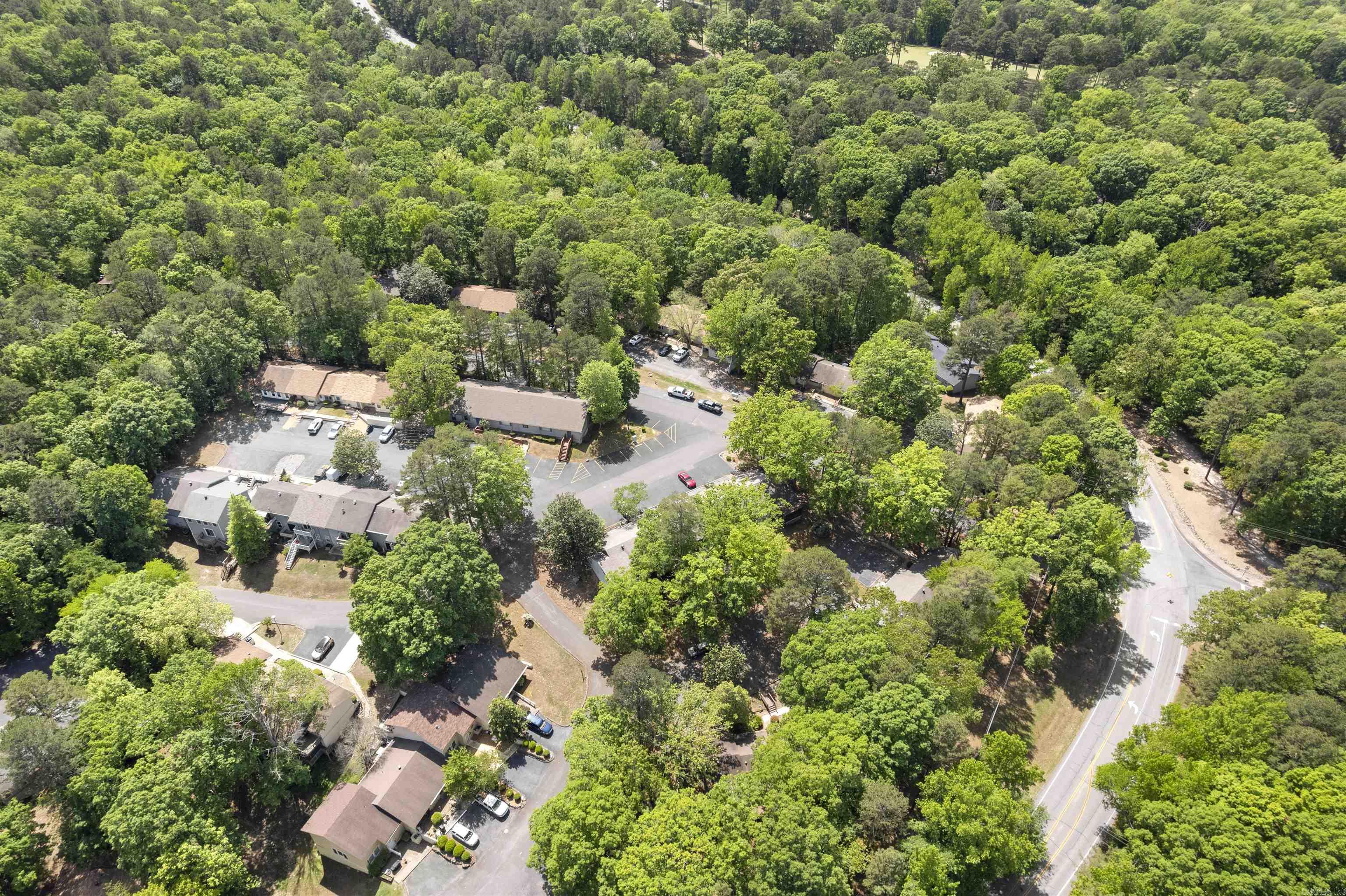 VALENCIA COURTS - Residential