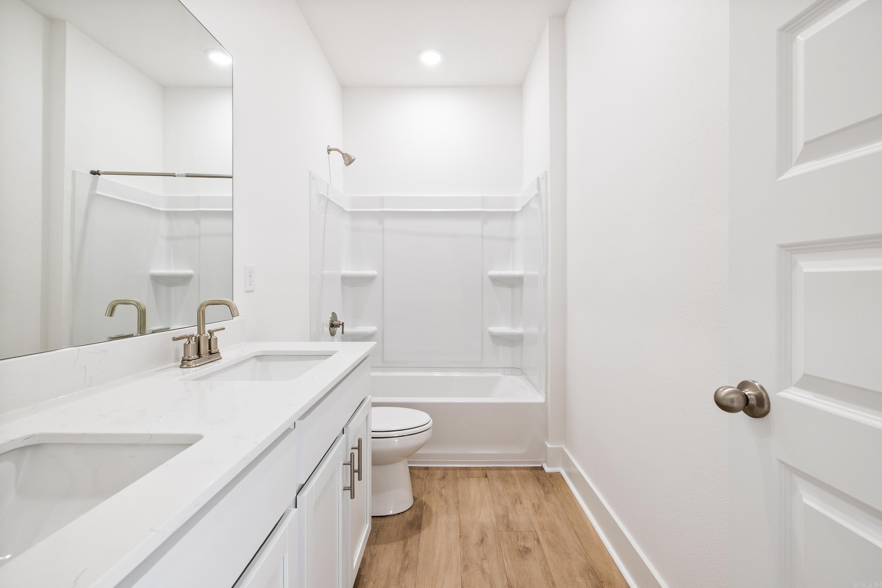 THE RESERVE AT COUNTRY CLUB PHAS - Residential