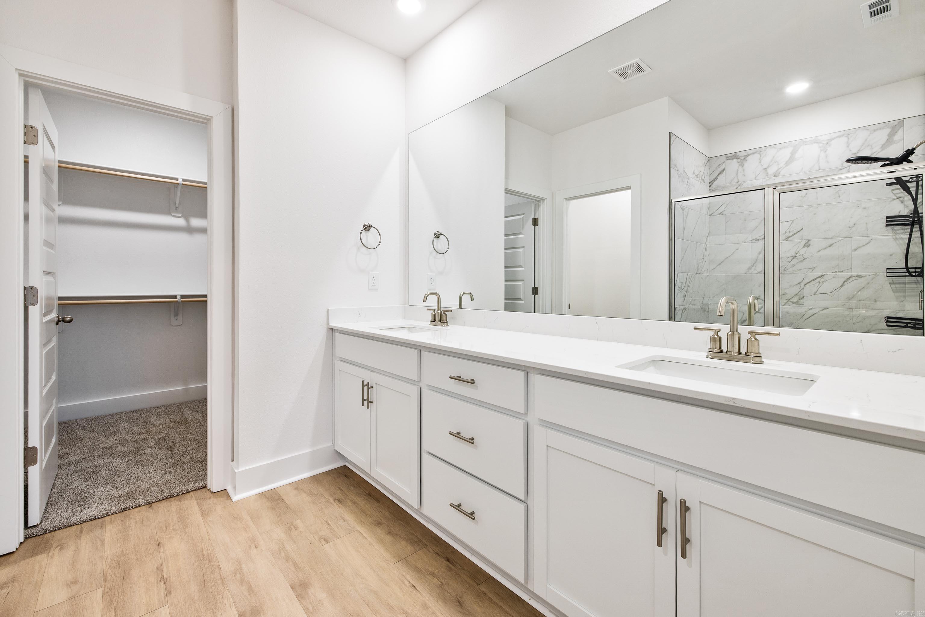 THE RESERVE AT COUNTRY CLUB PHAS - Residential