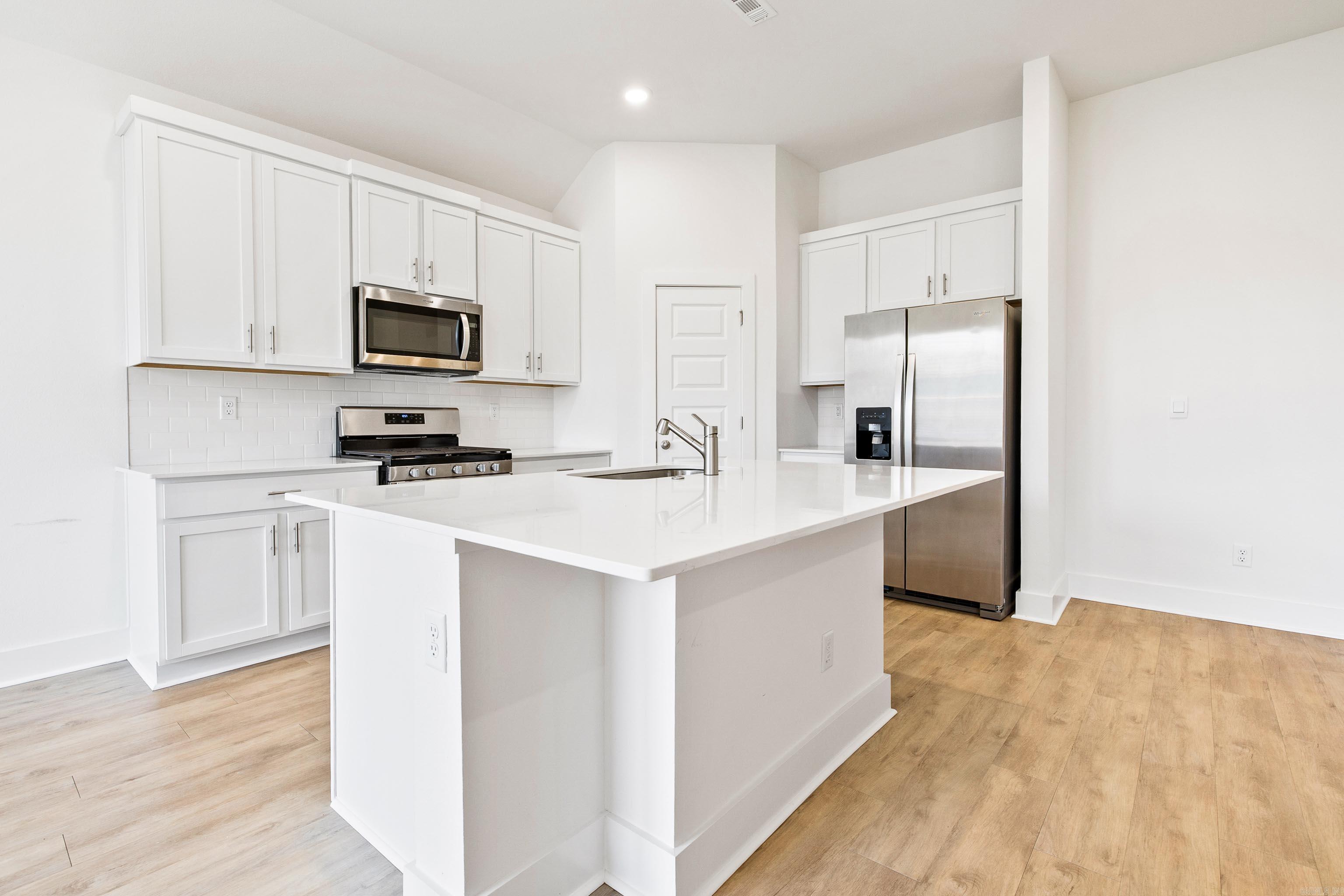 THE RESERVE AT COUNTRY CLUB PHAS - Residential