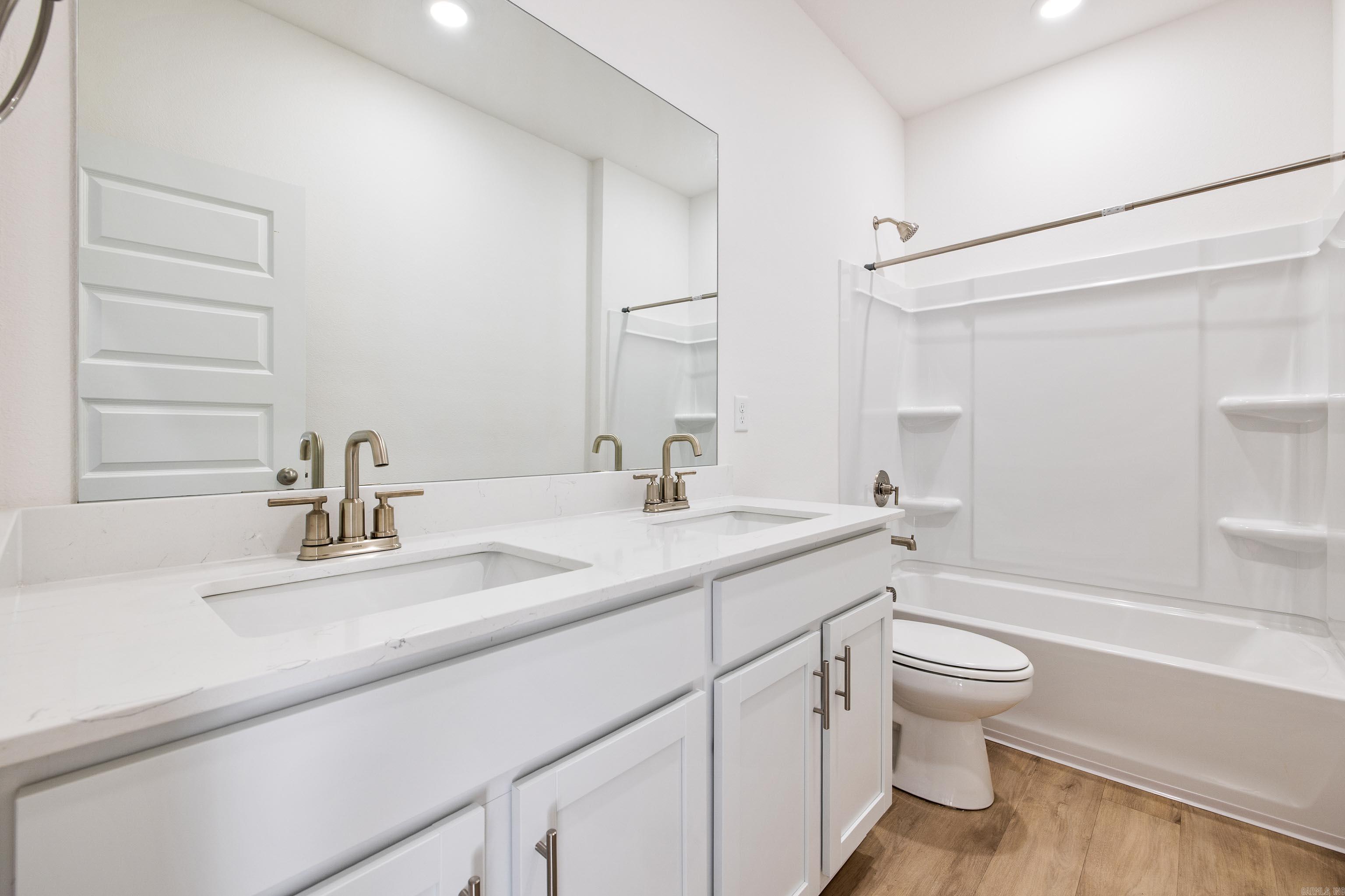 THE RESERVE AT COUNTRY CLUB PHAS - Residential