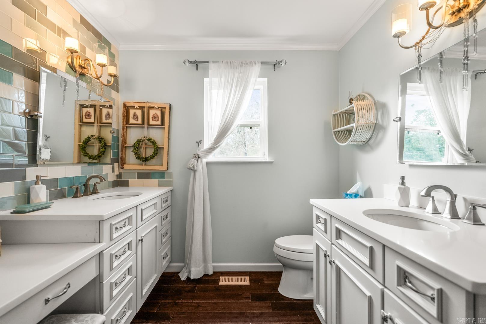 HALL COVE - Residential