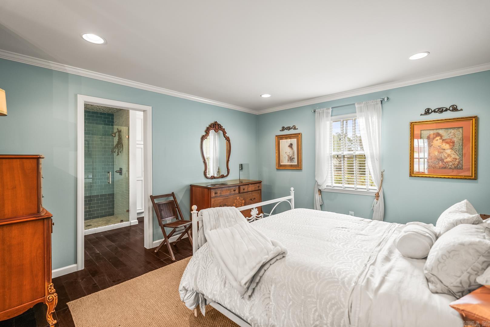 HALL COVE - Residential