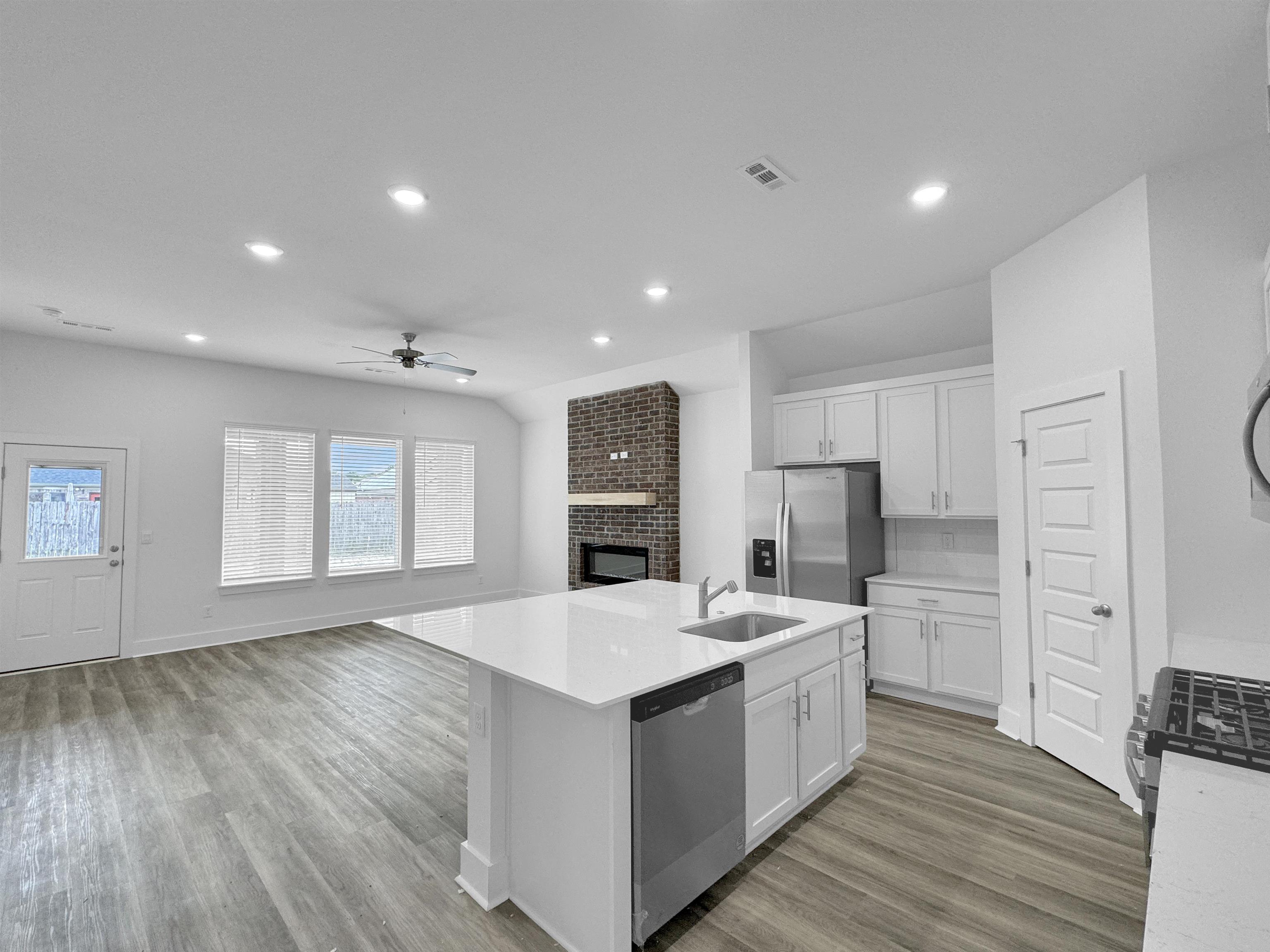 THE RESERVE AT COUNTRY CLUB PHAS - Residential