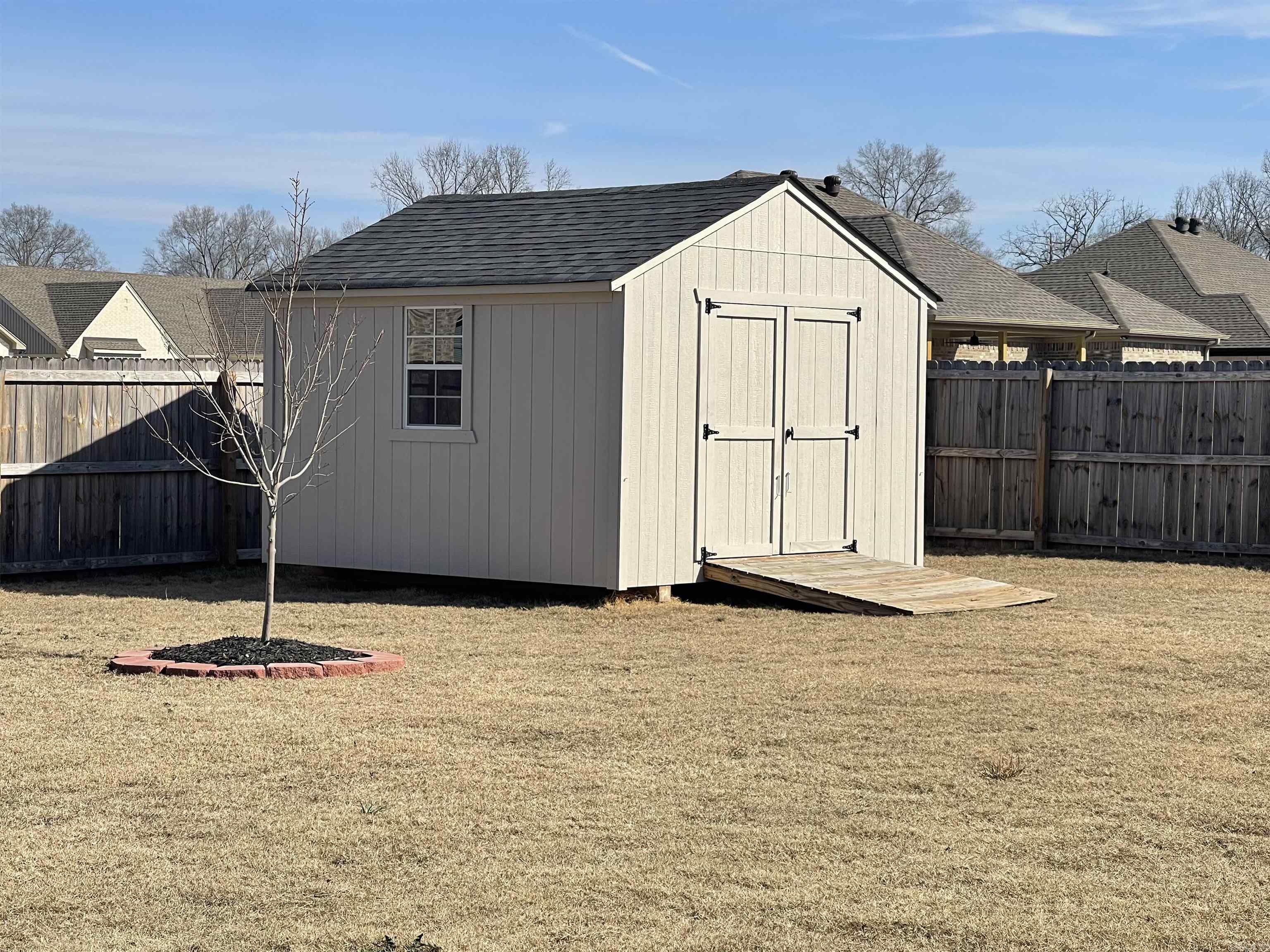 EAST MEADOW - Residential