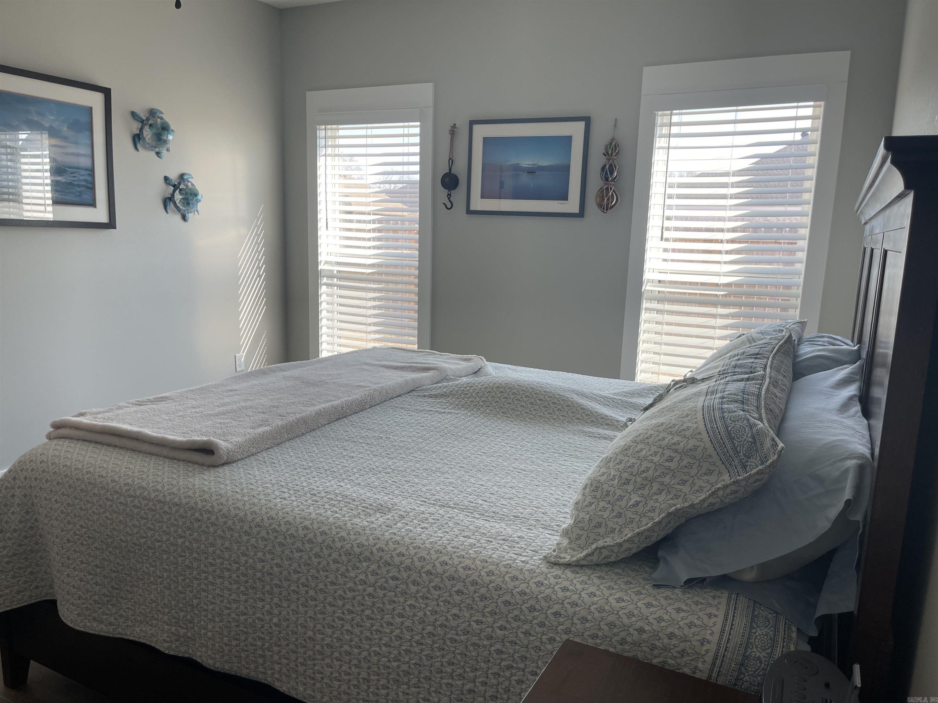 EAST MEADOW - Residential