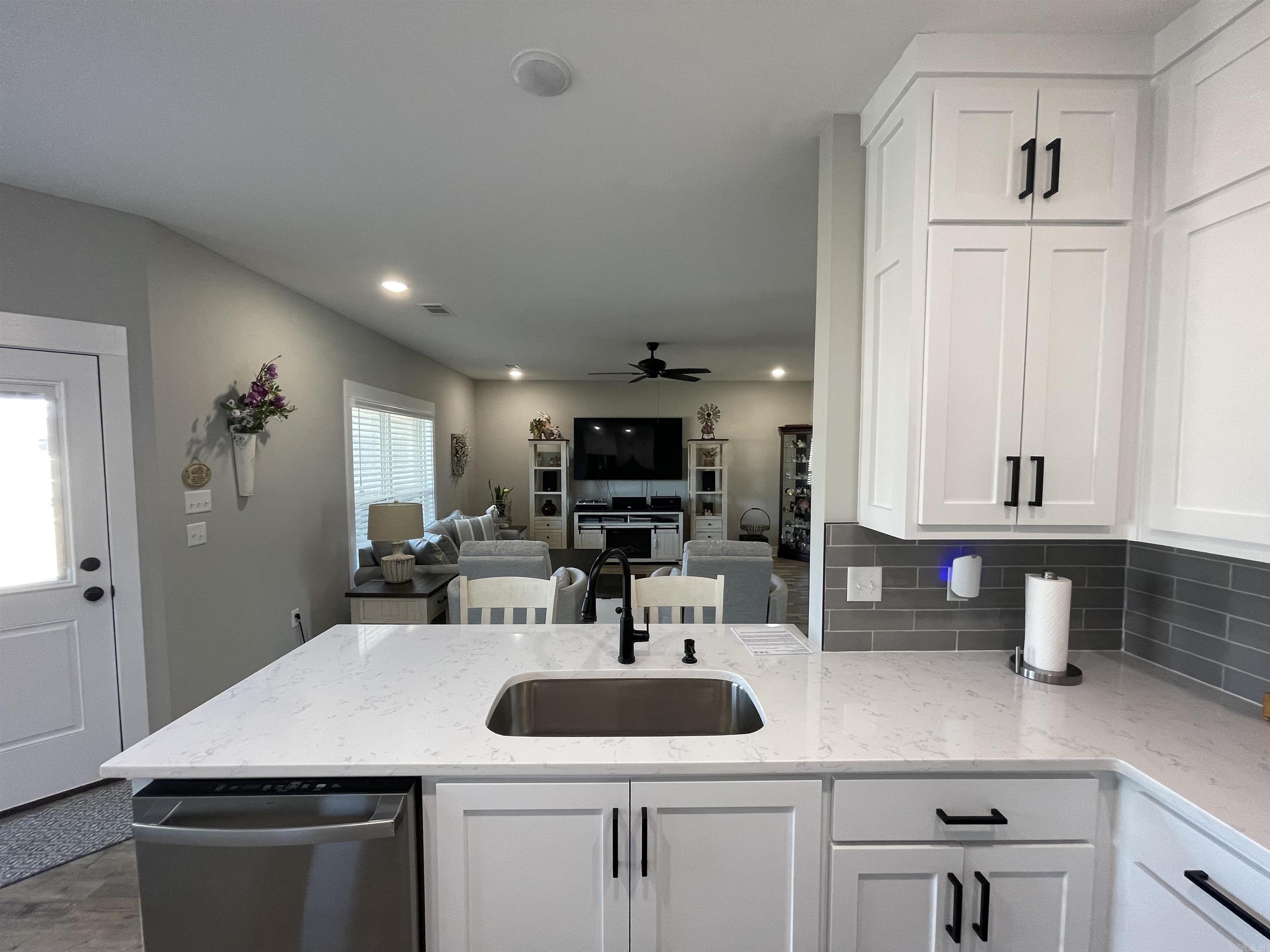 EAST MEADOW - Residential