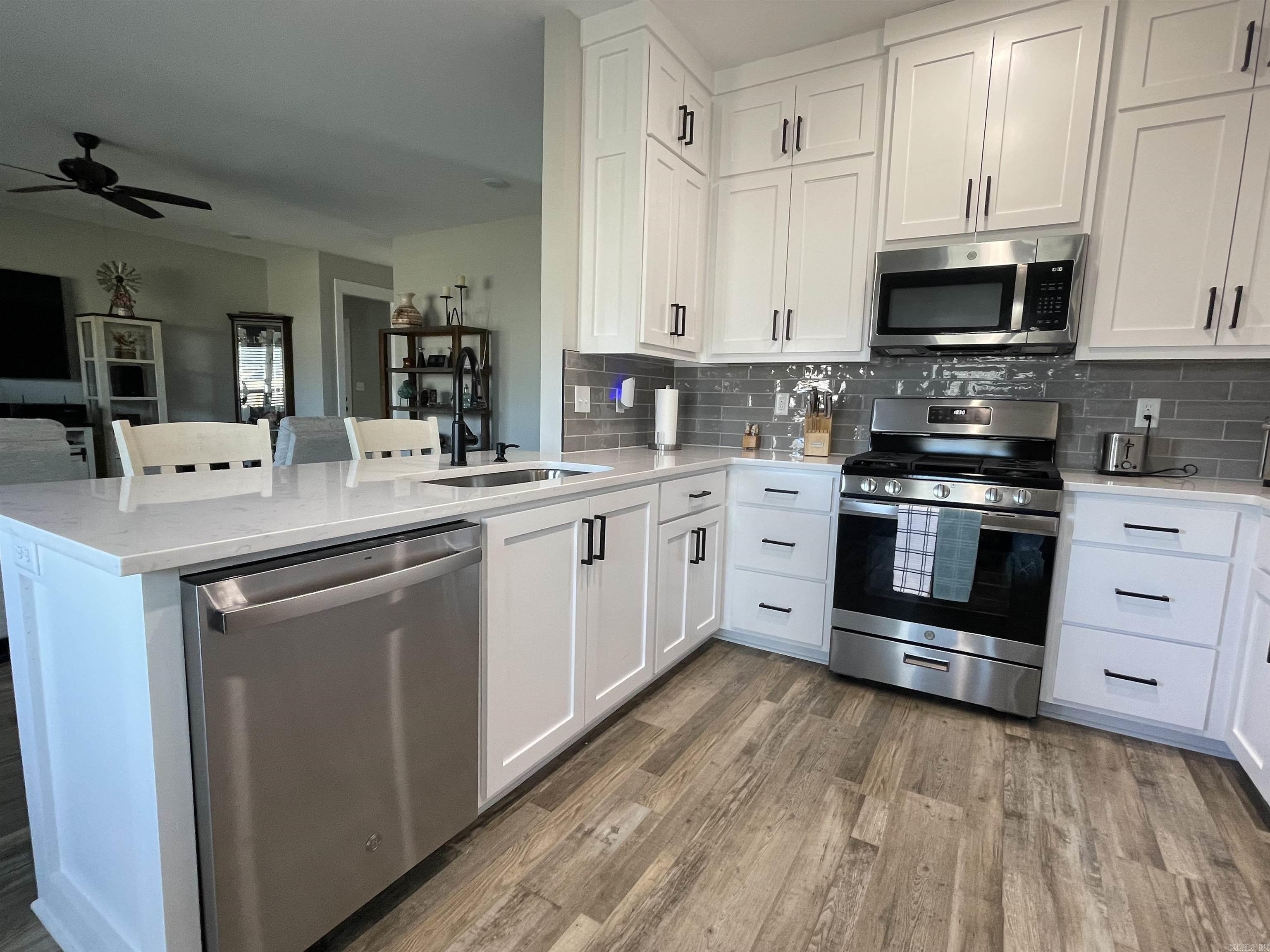 EAST MEADOW - Residential