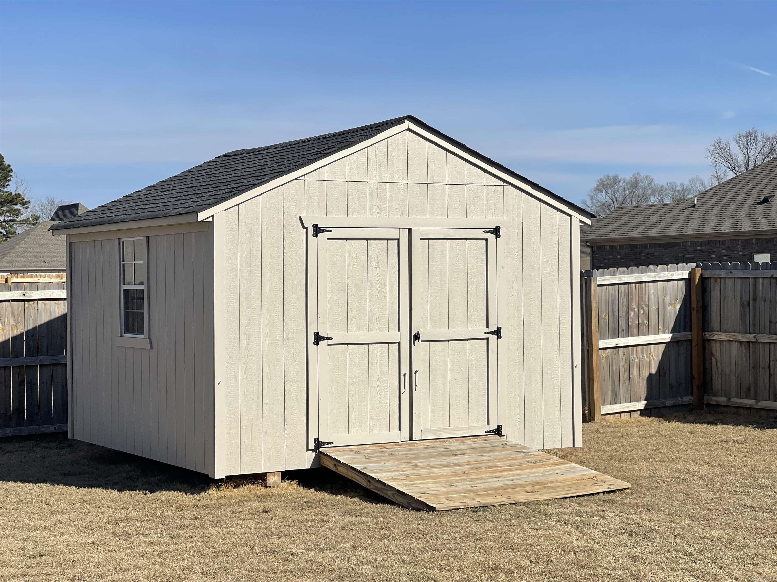 EAST MEADOW - Residential