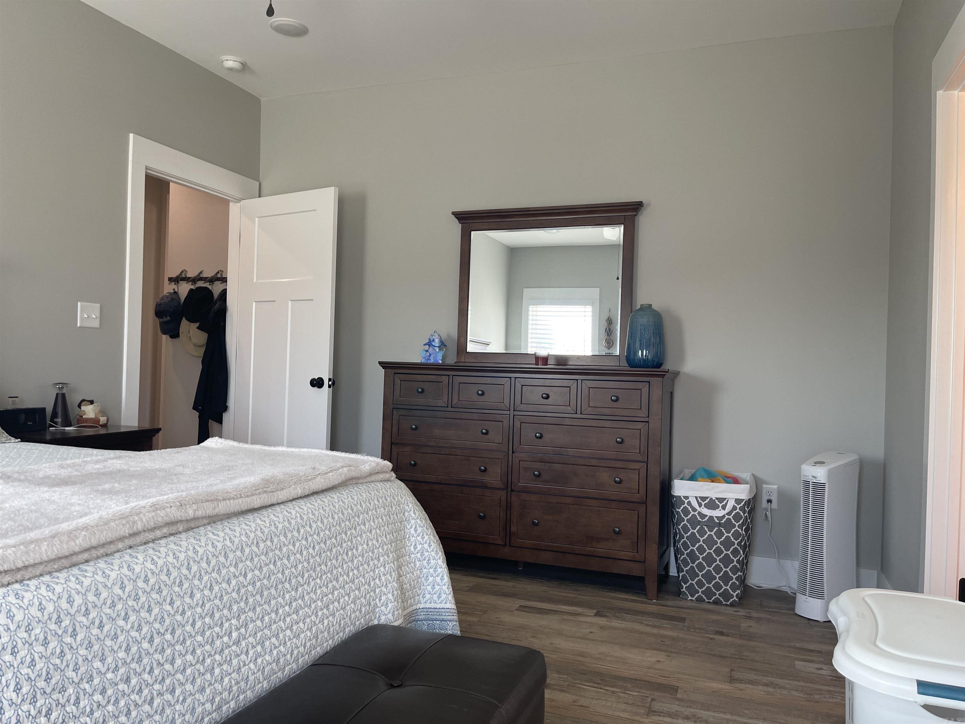 EAST MEADOW - Residential