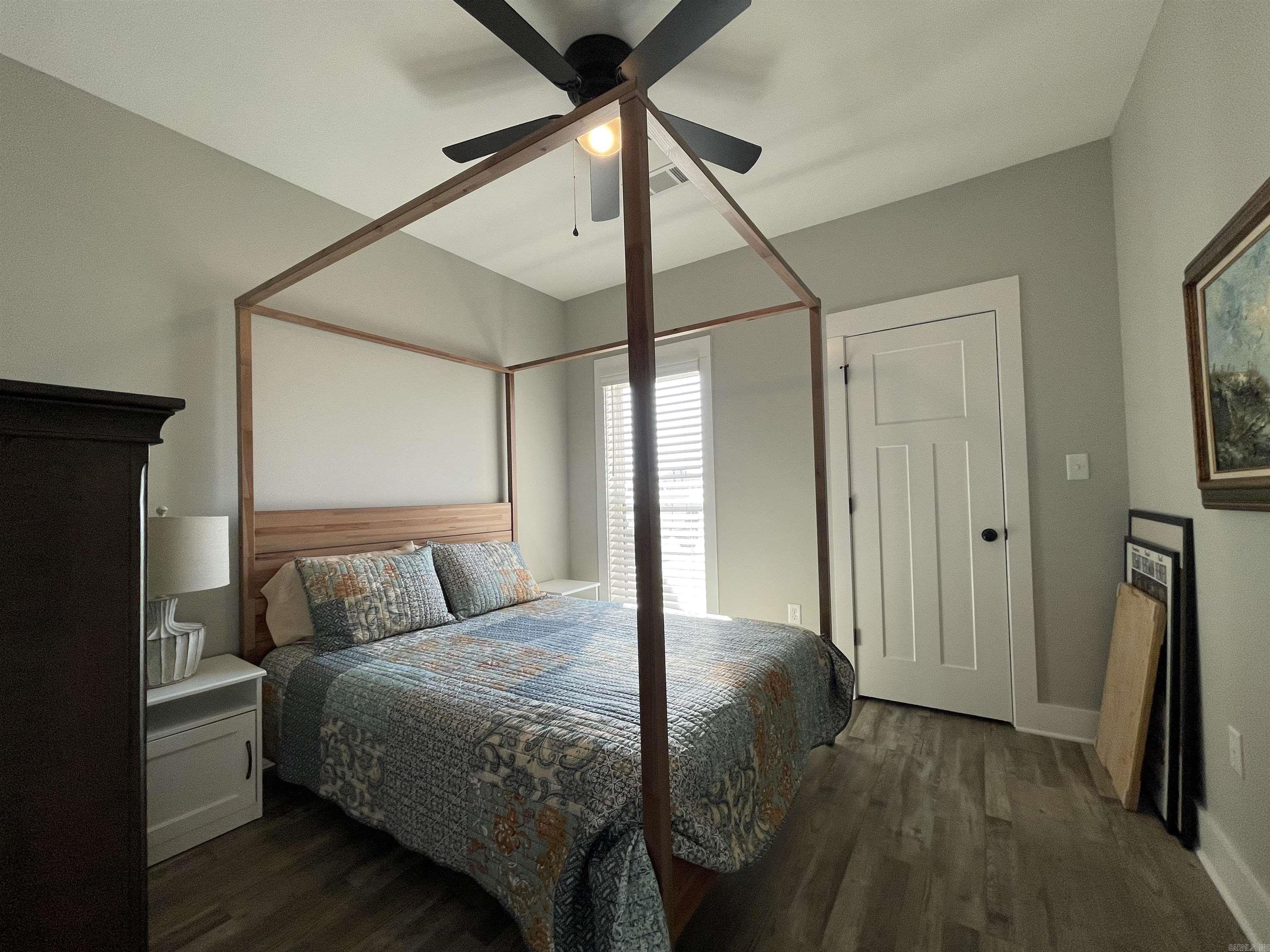 EAST MEADOW - Residential