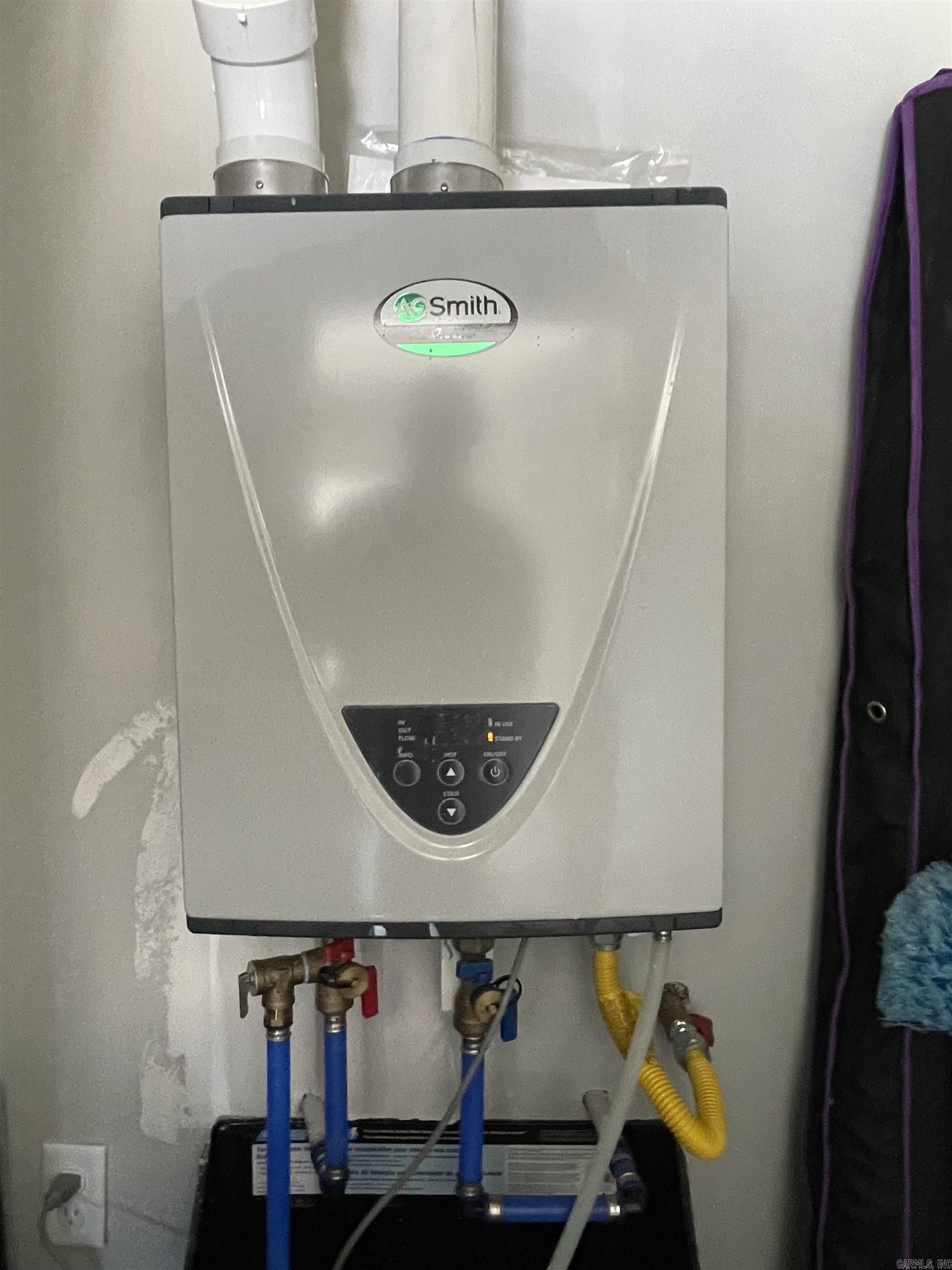 EAST MEADOW - Residential