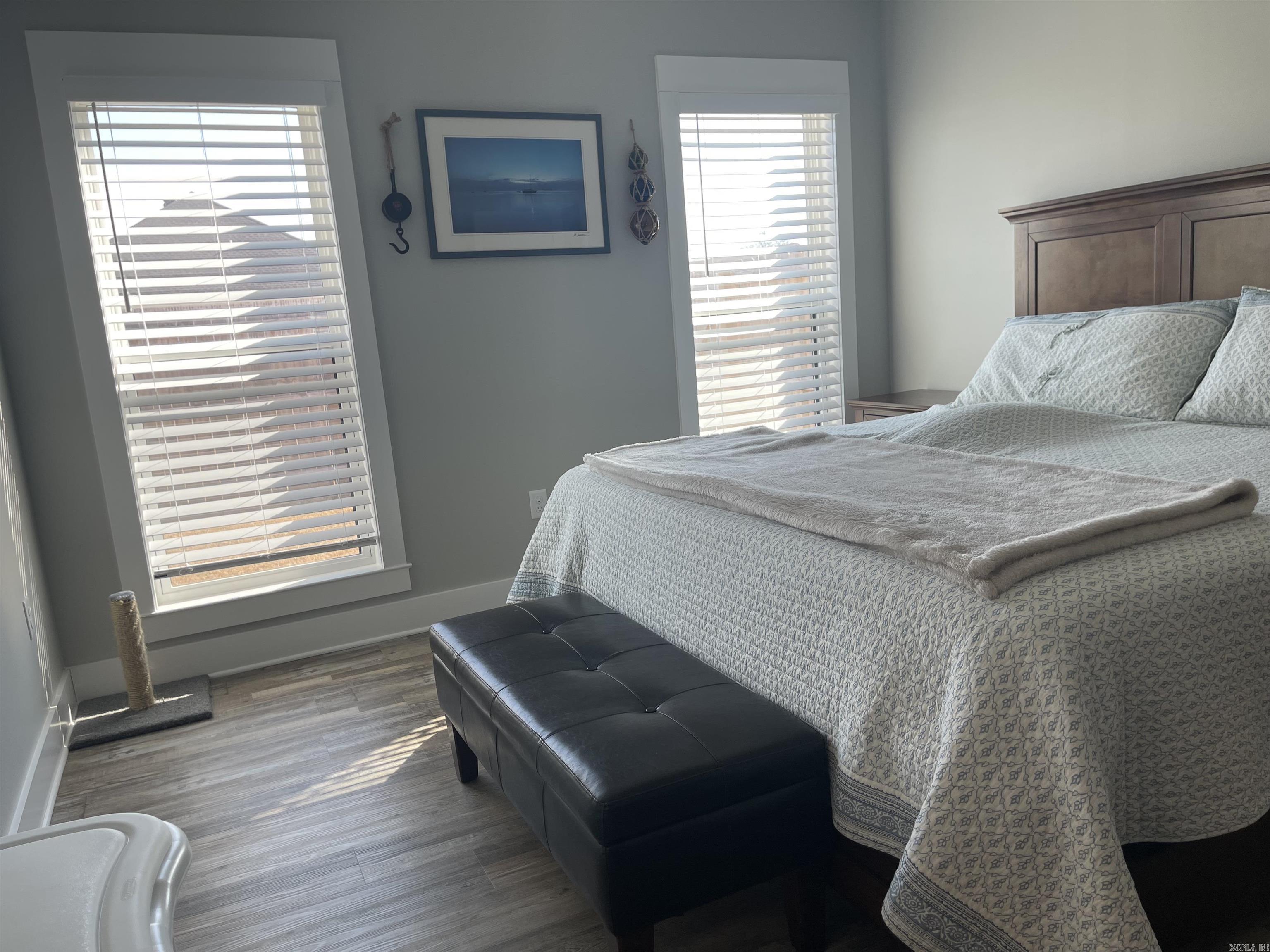 EAST MEADOW - Residential