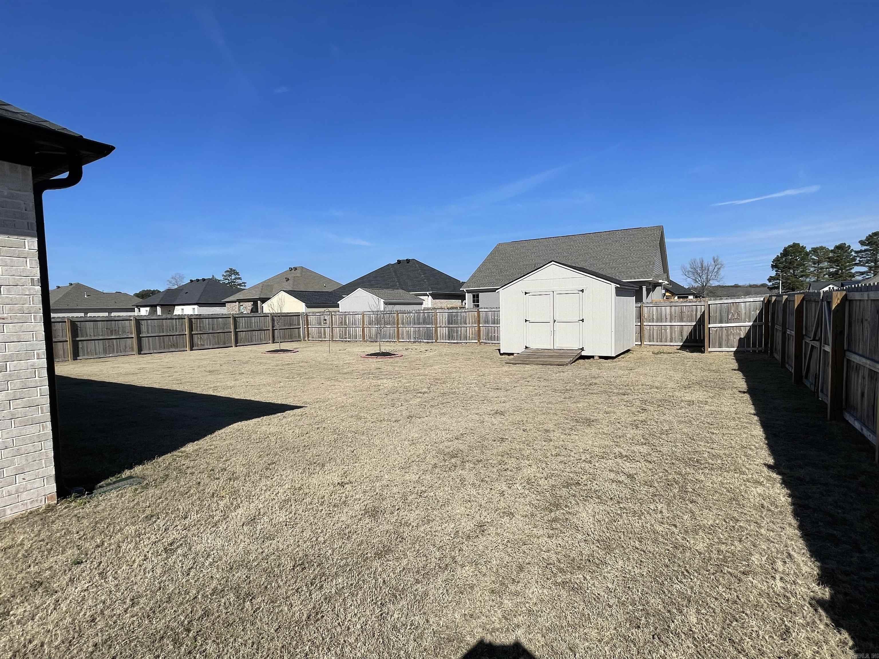 EAST MEADOW - Residential