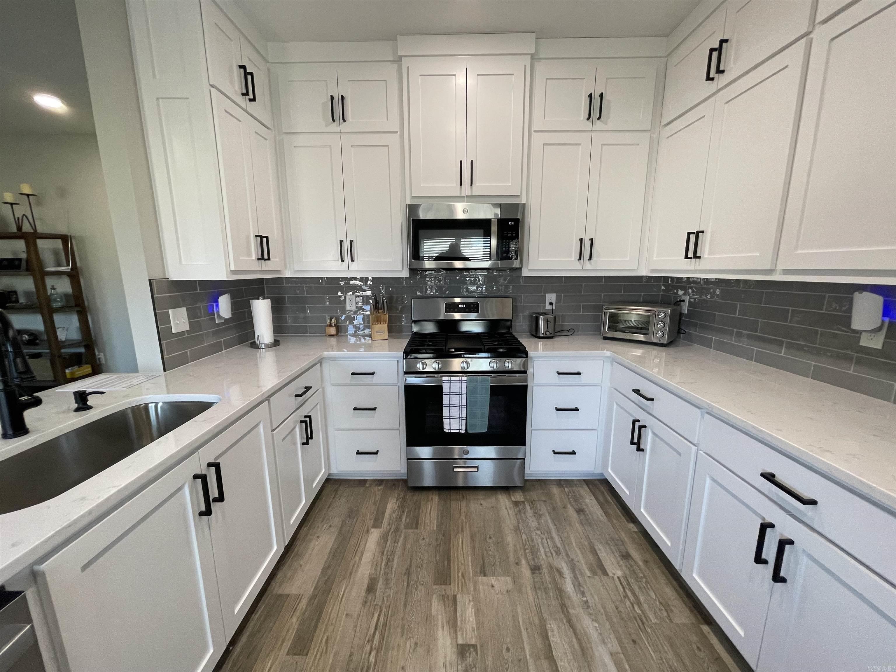 EAST MEADOW - Residential