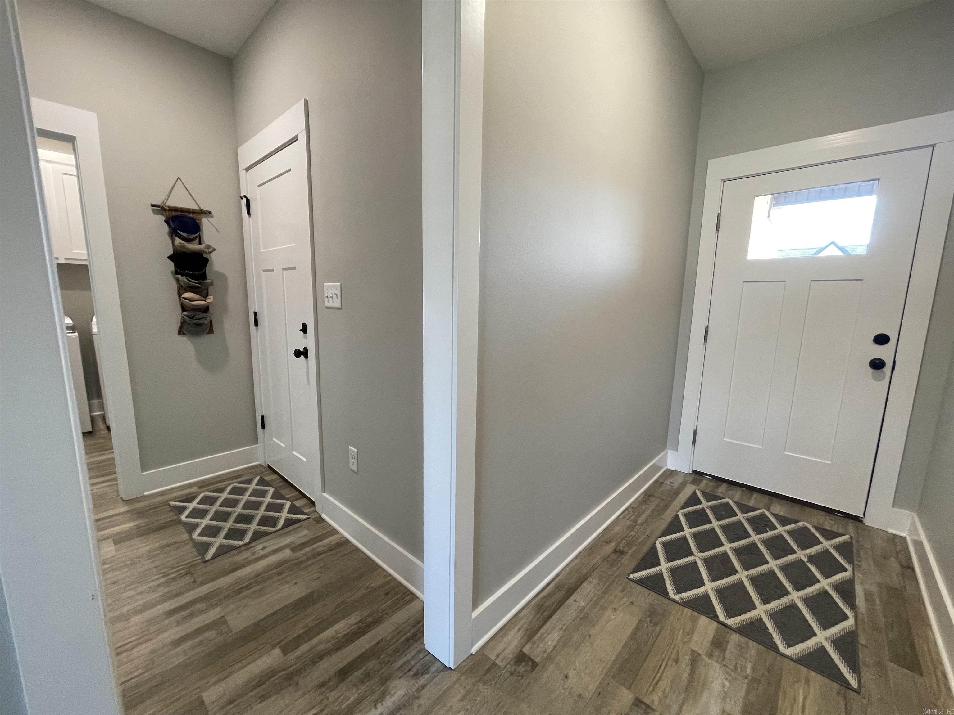 EAST MEADOW - Residential