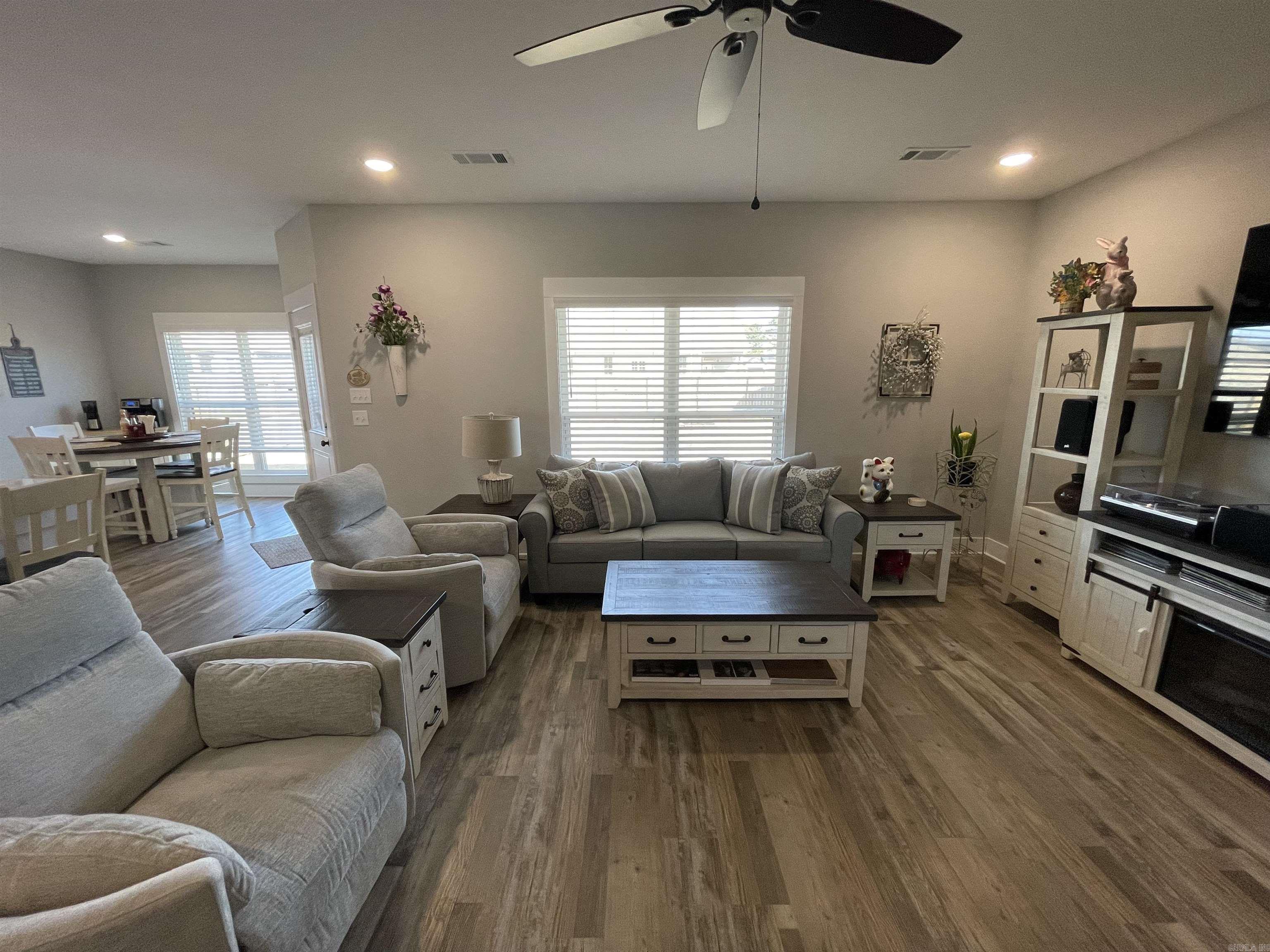 EAST MEADOW - Residential