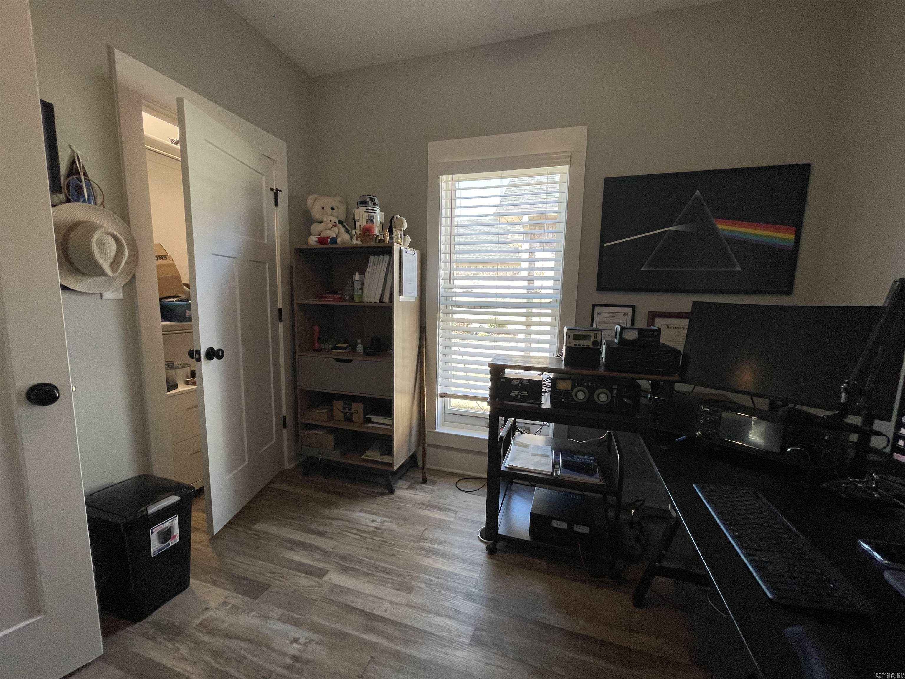 EAST MEADOW - Residential